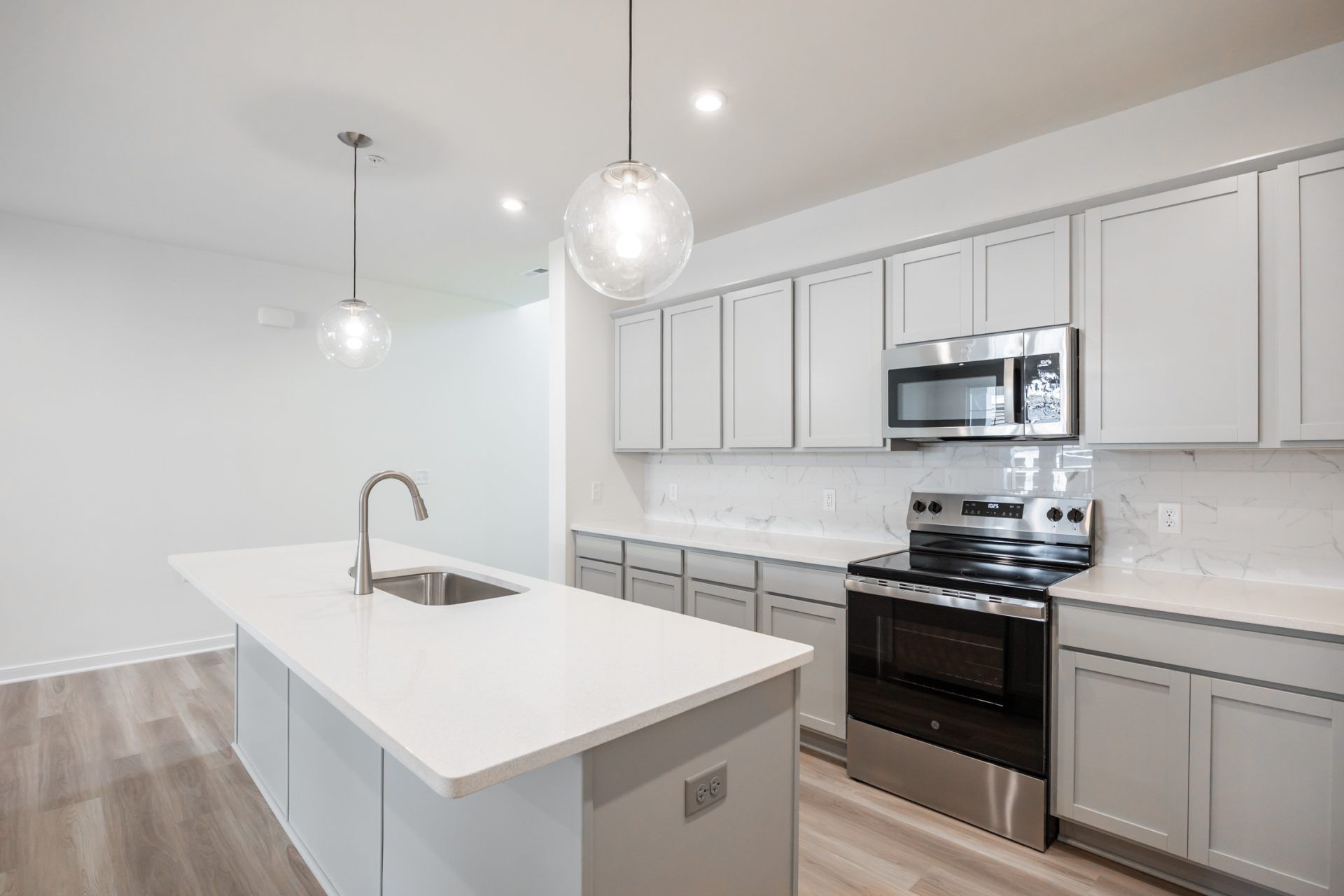 007 HHHunt Homes Kent Kitchen