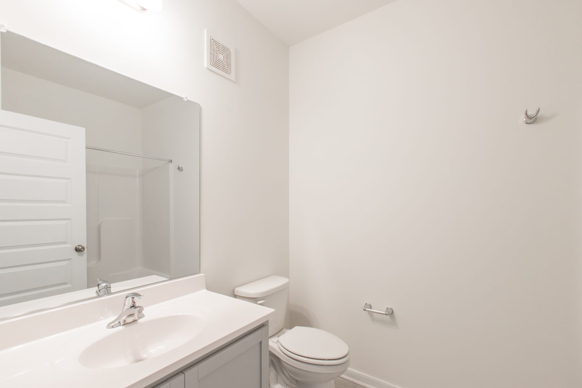 015_Kent_Hall Bathroom