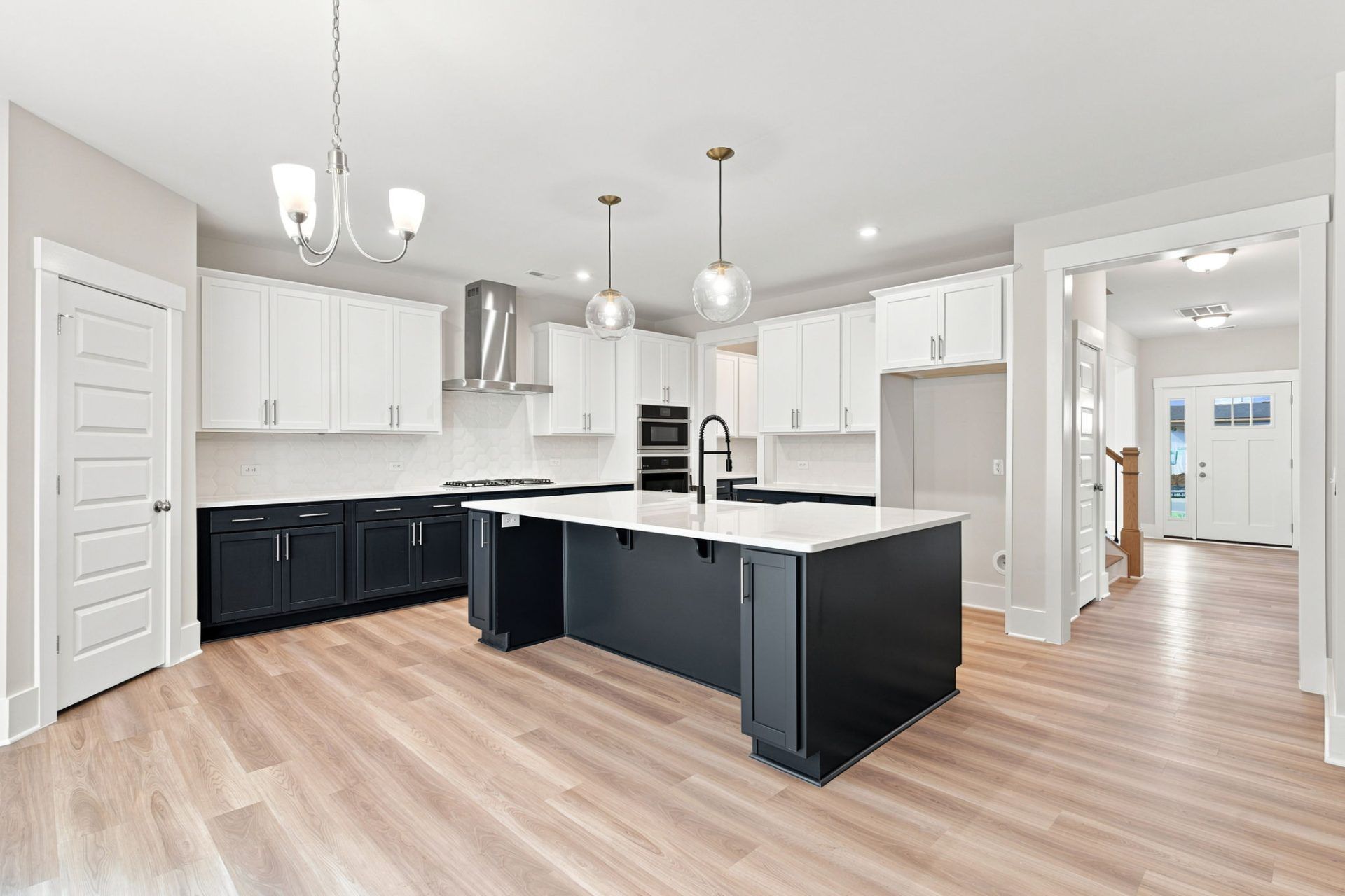 001 HHHunt Homes Grayson Kitchen