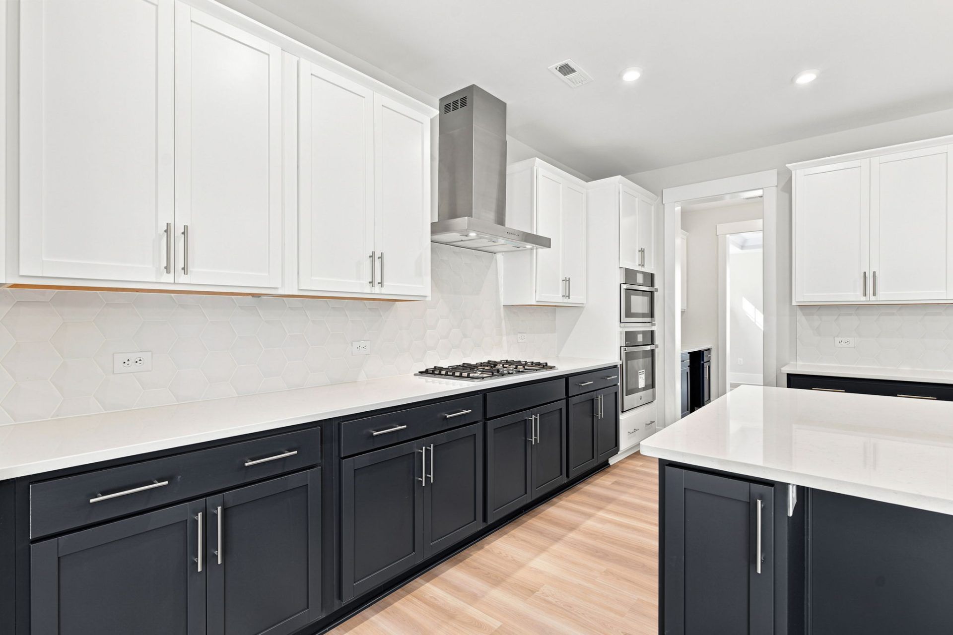 002 HHHunt Homes Grayson Kitchen
