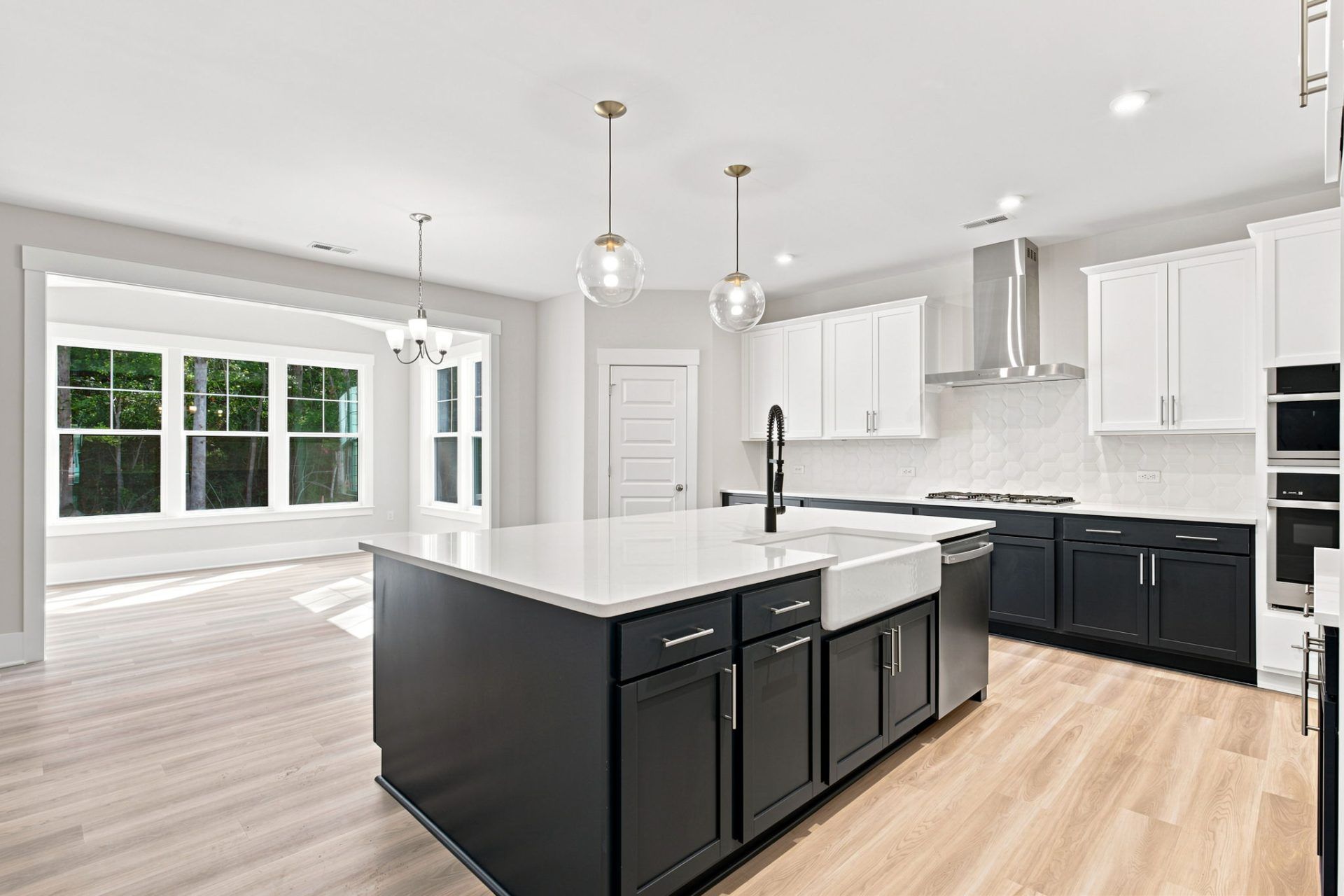 009 HHHunt Homes Grayson Kitchen Island