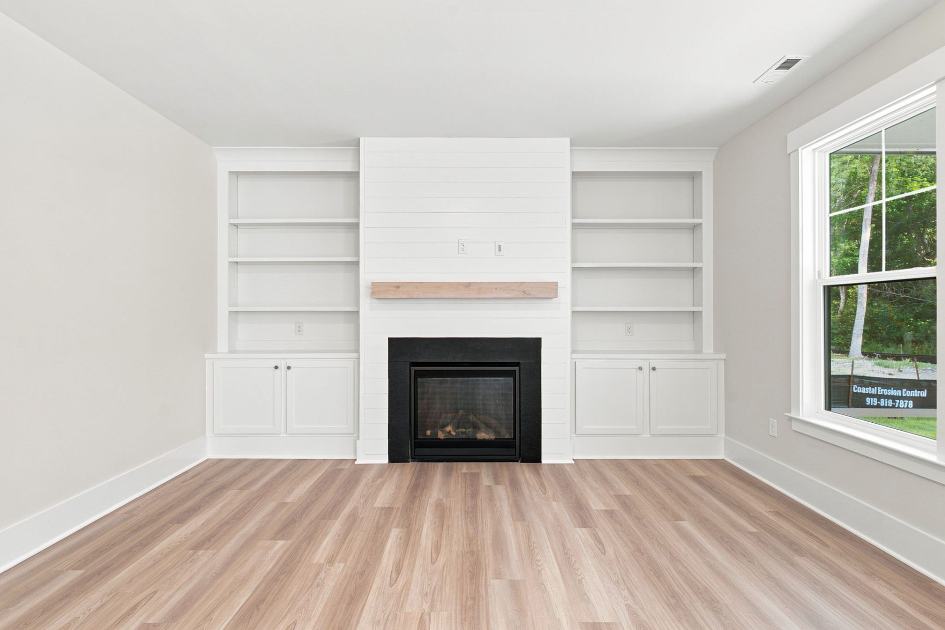 011 HHHunt Homes Grayson Family Room Built Ins and Fireplace
