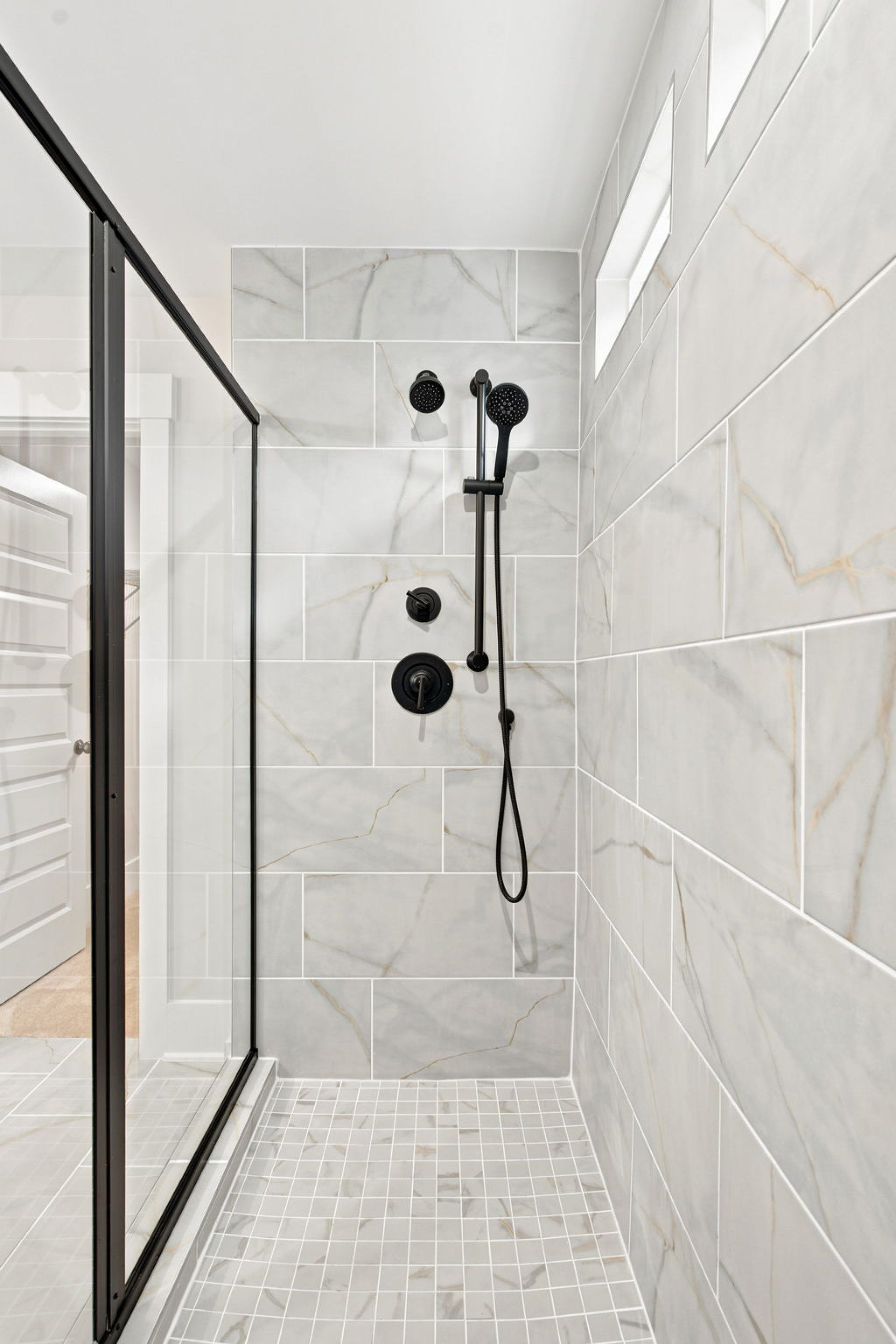 027 HHHunt Homes Grayson Primary Shower