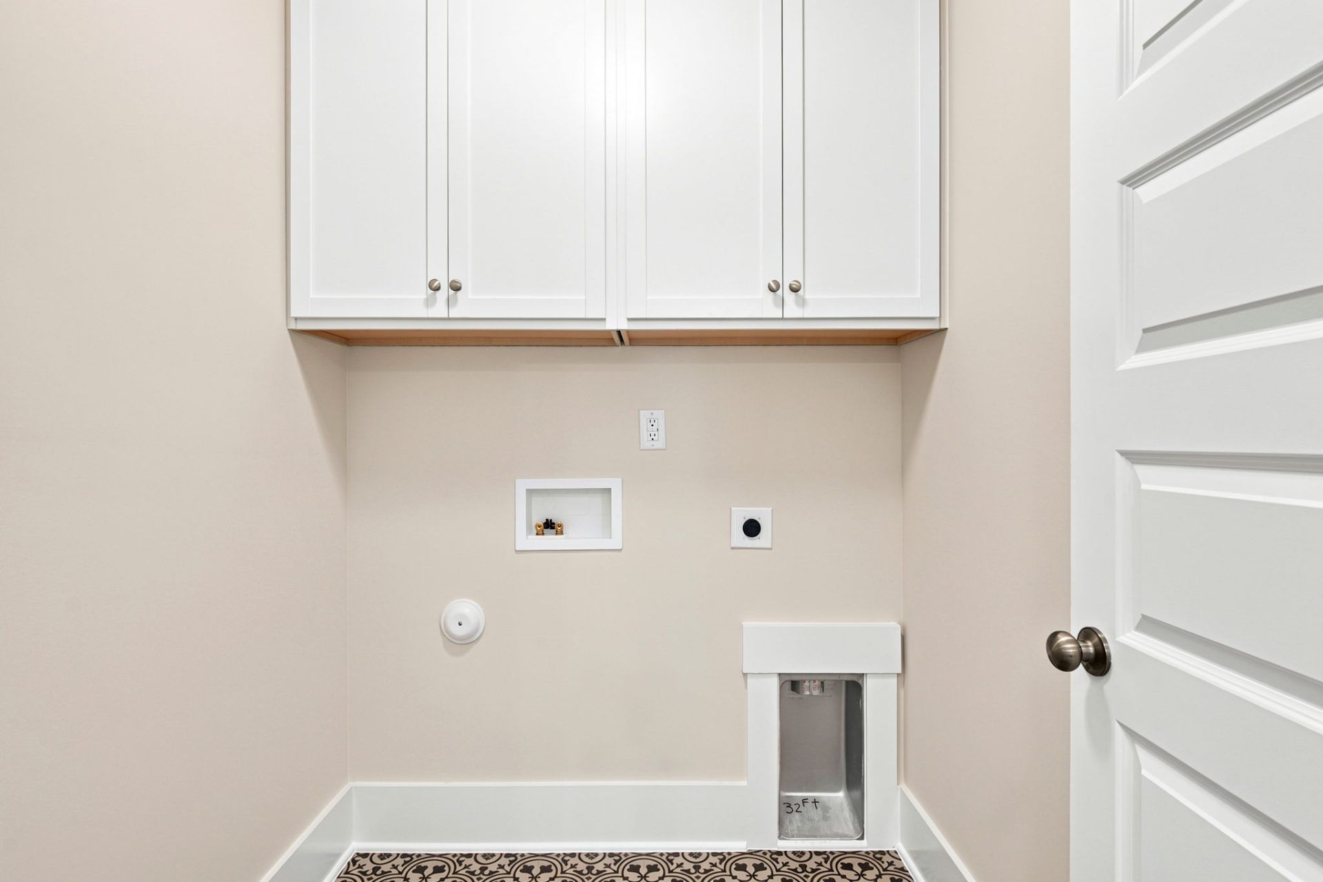 035 HHHunt Homes Grayson Laundry Room