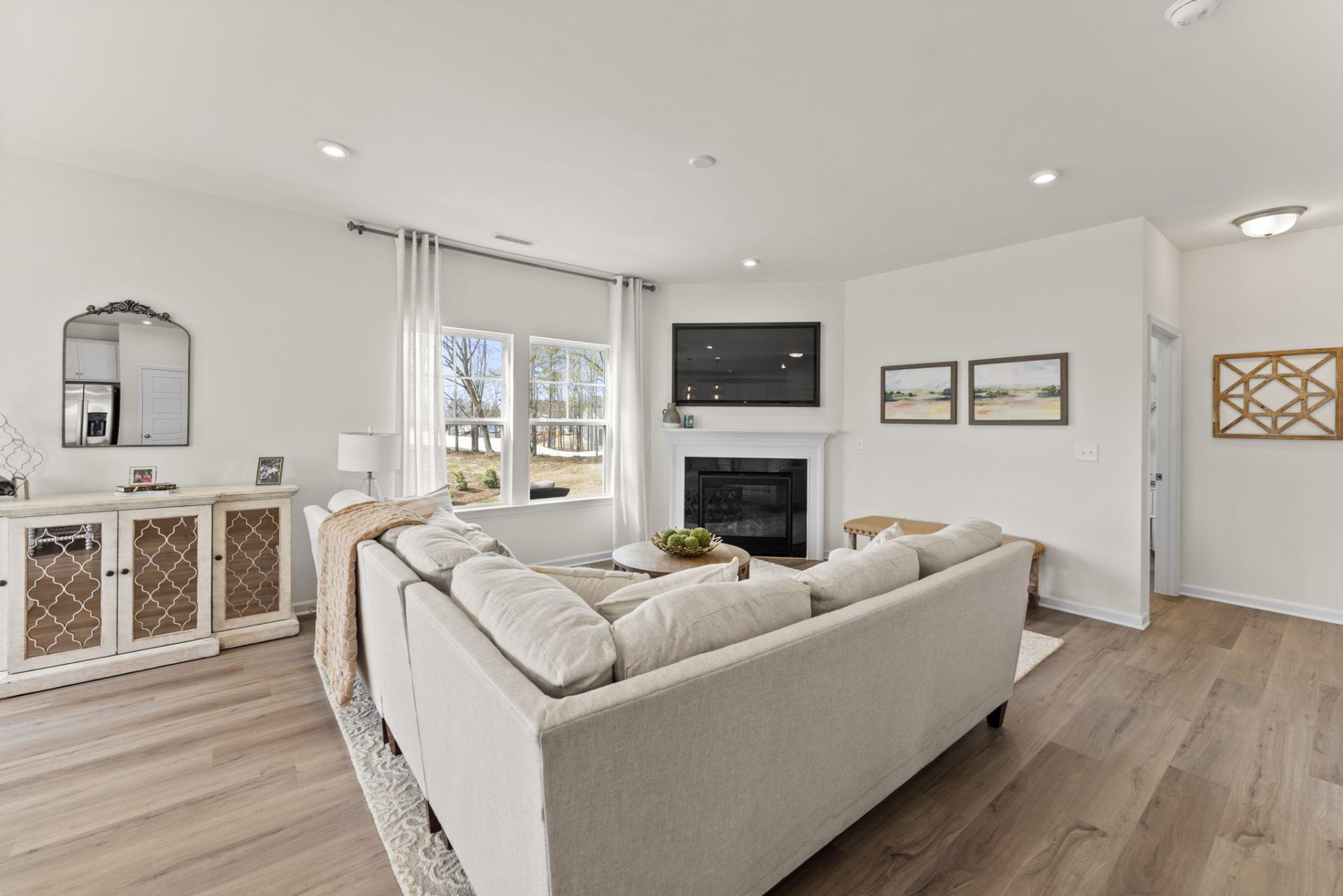 14-Family Room HHHunt Homes
