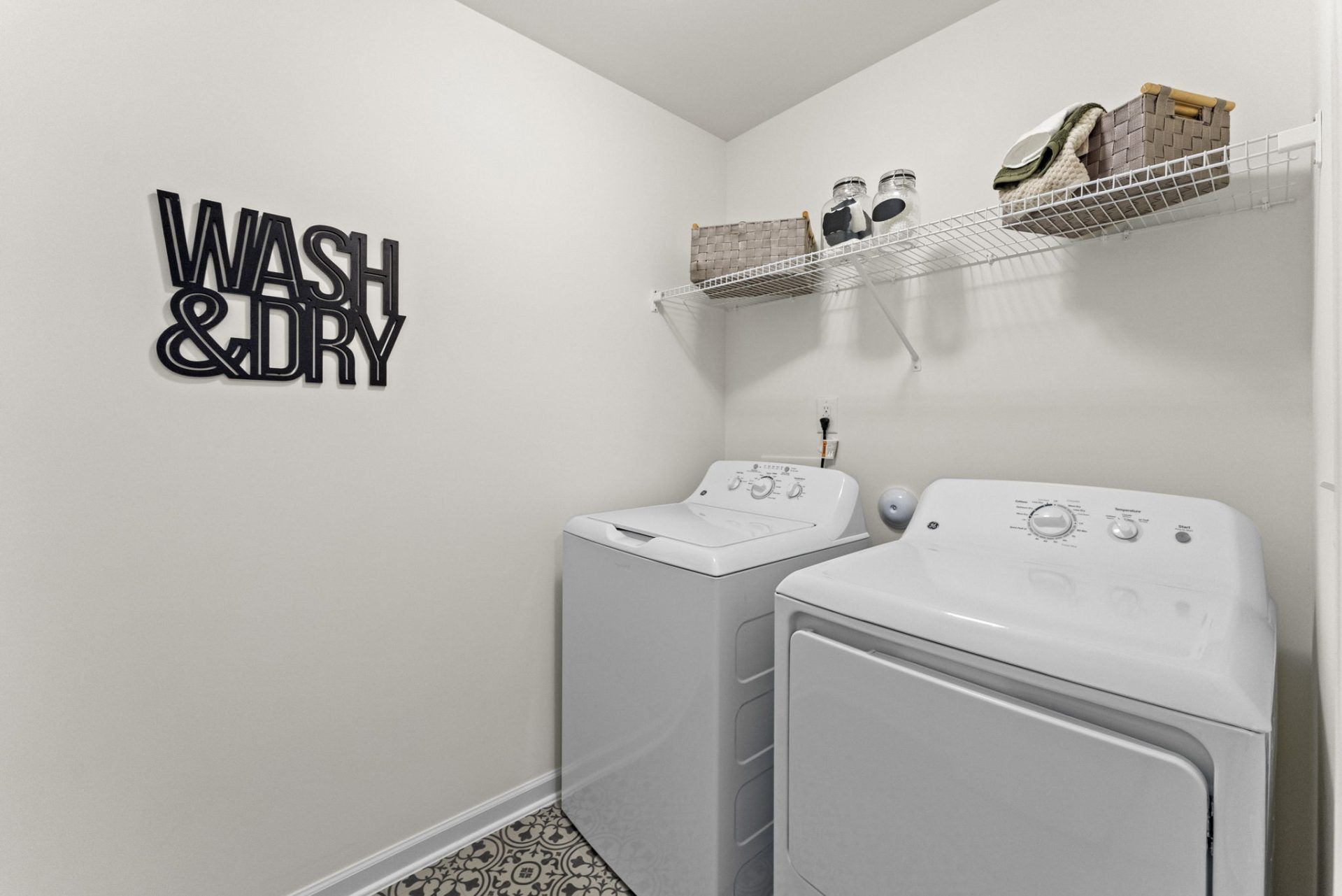 33-Laundry Room HHHunt Homes