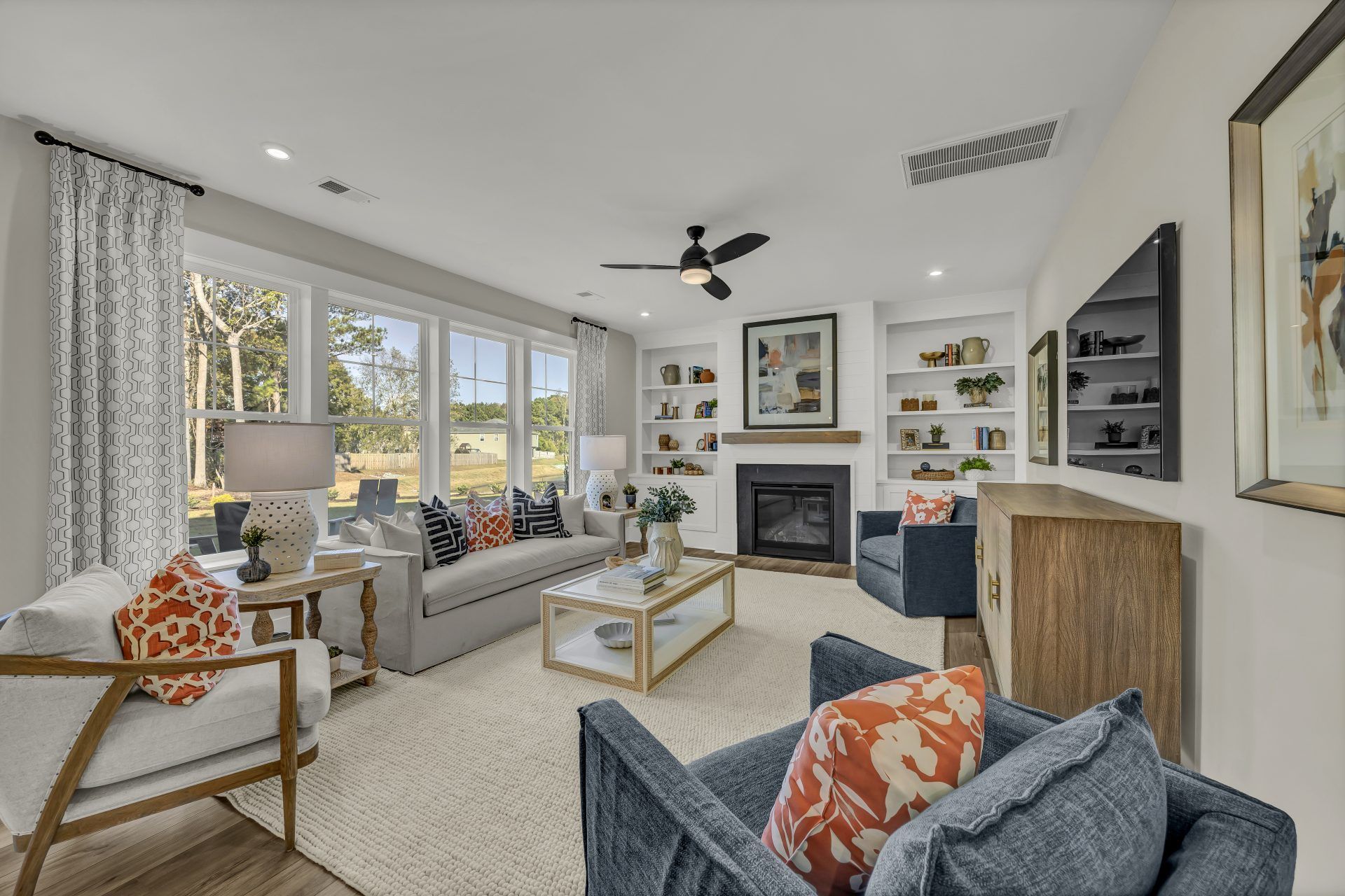 5- HHHunt Homes Grayson Family Room