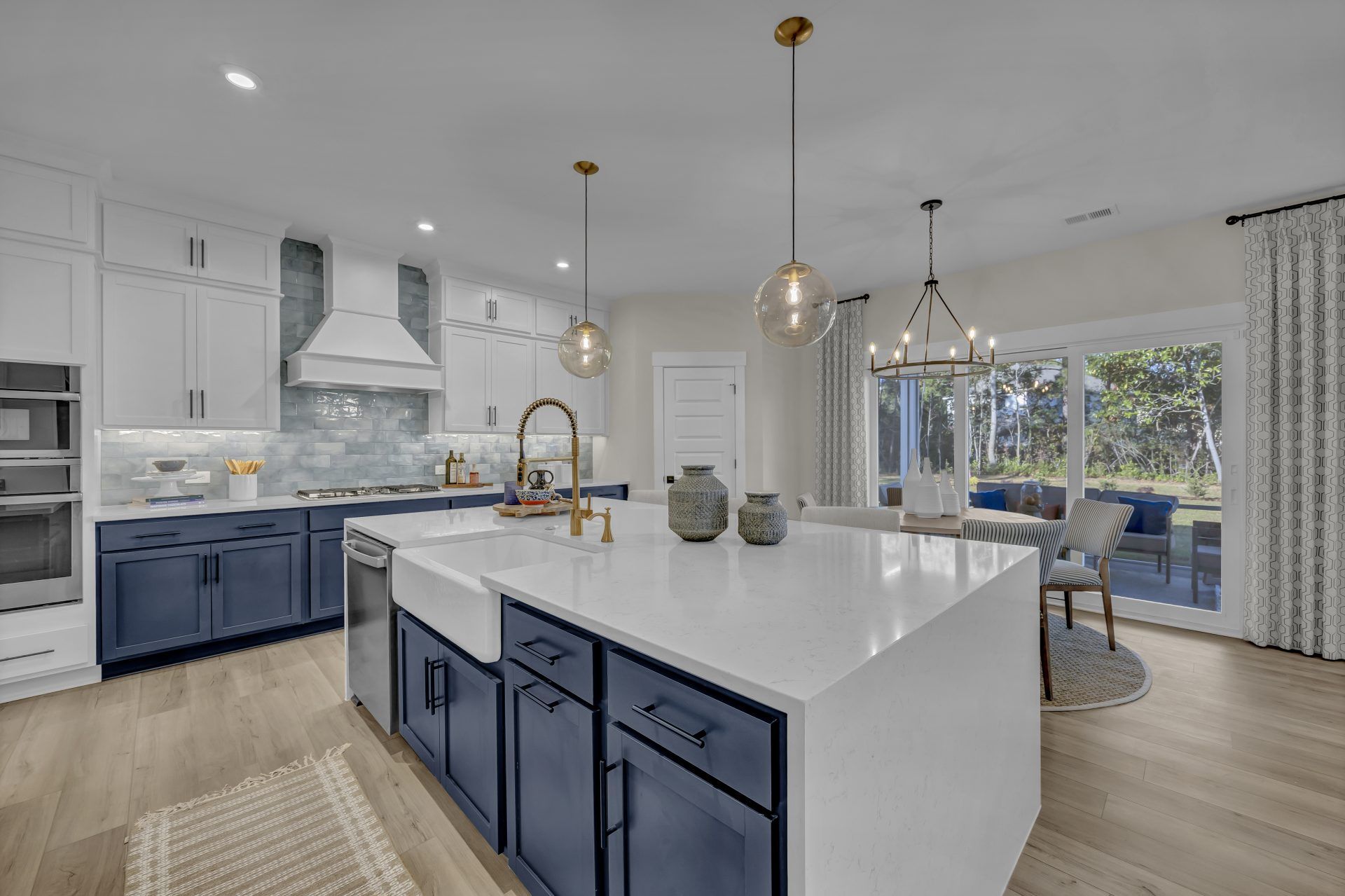 8- HHHunt Homes Grayson Kitchen and Nook
