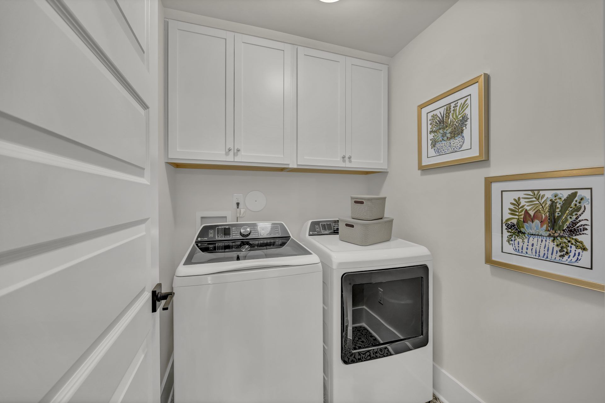 26-HHHunt Homes Grayson Second Floor Laundry Room