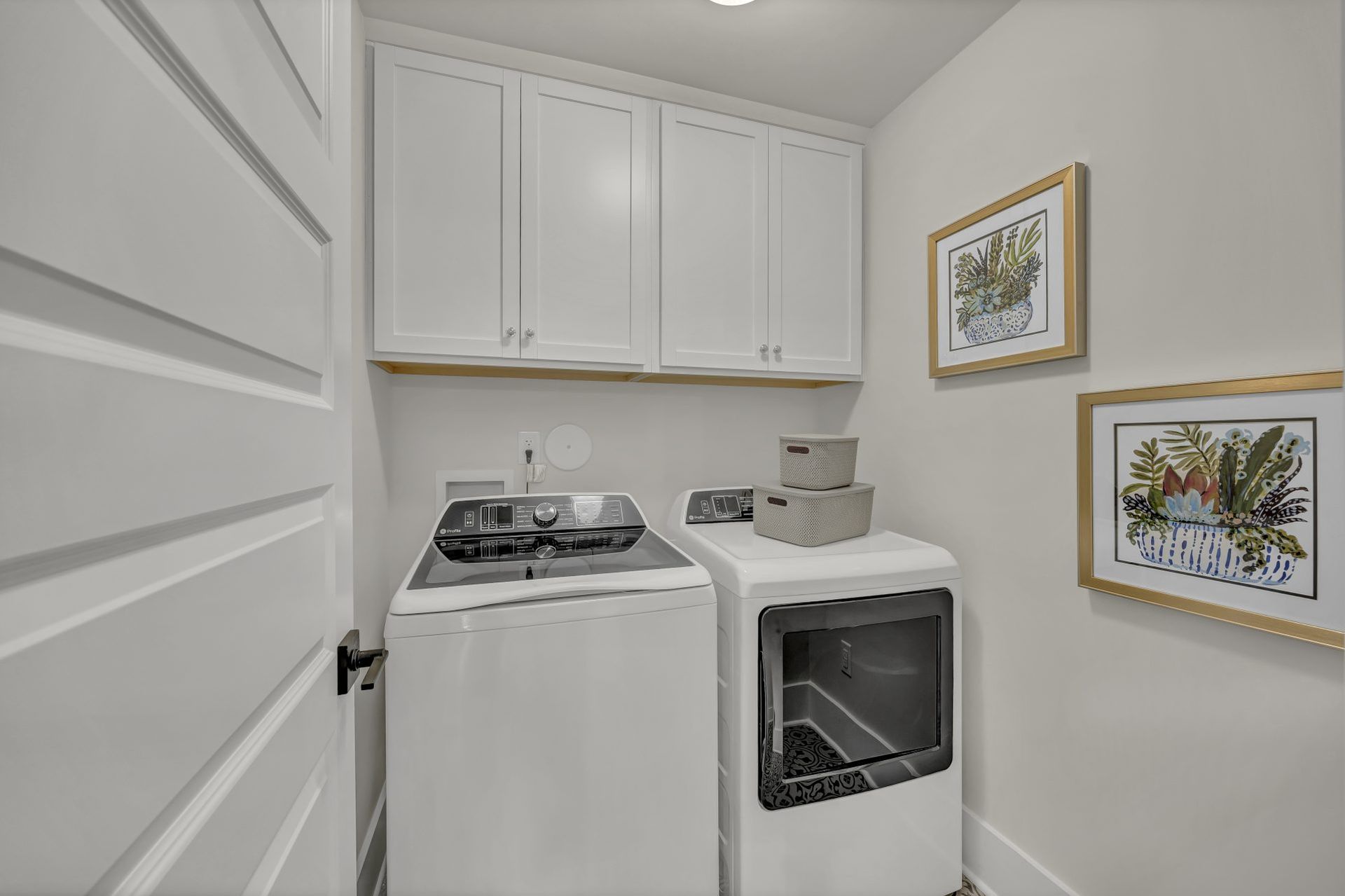 26-HHHunt Homes Grayson Second Floor Laundry Room