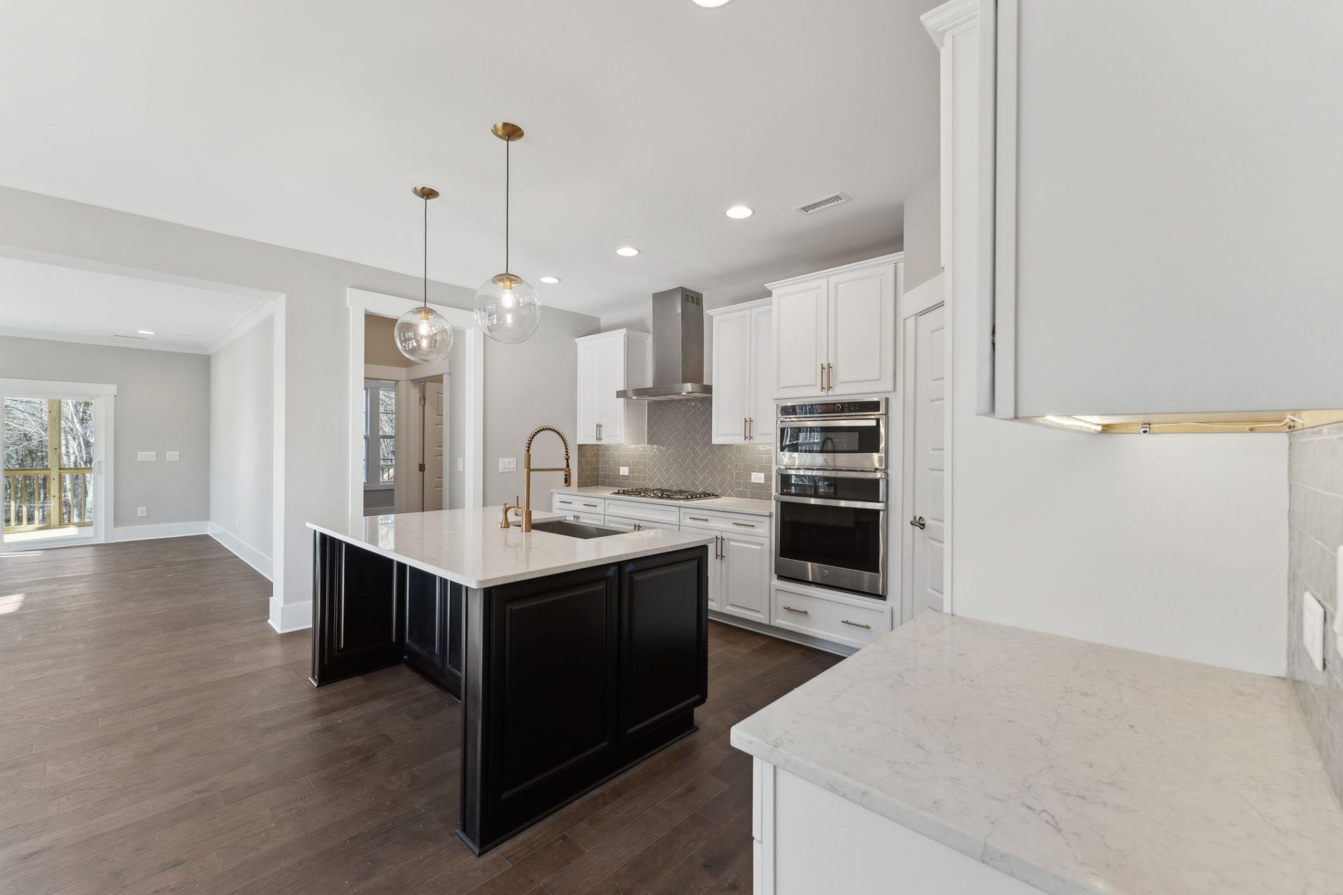 8- Kitchen