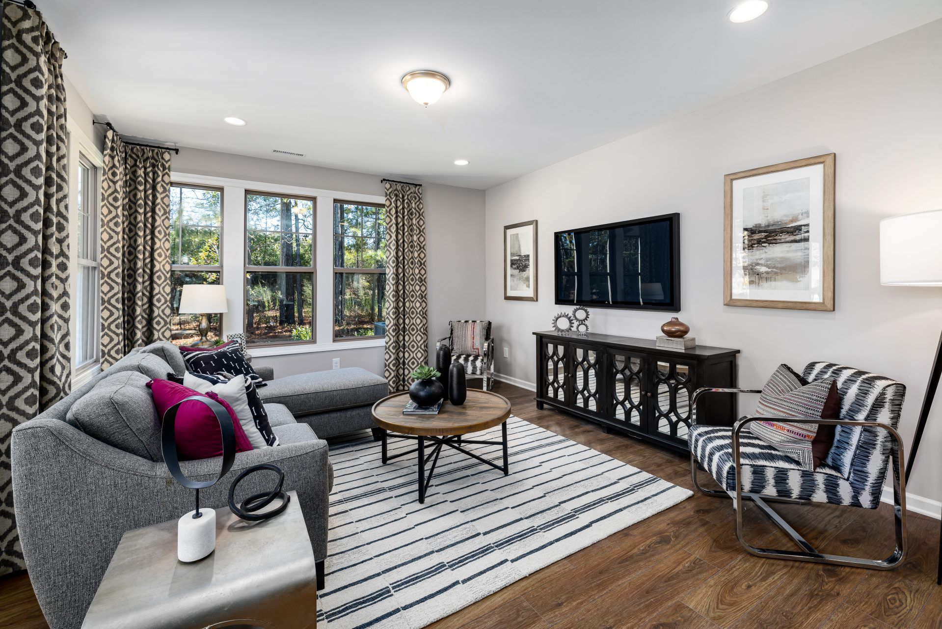 011_Willow_Family Room
