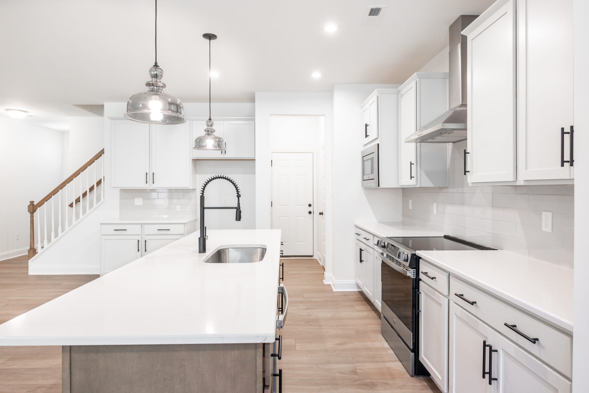 007 HHHunt Homes Corbin Kitchen