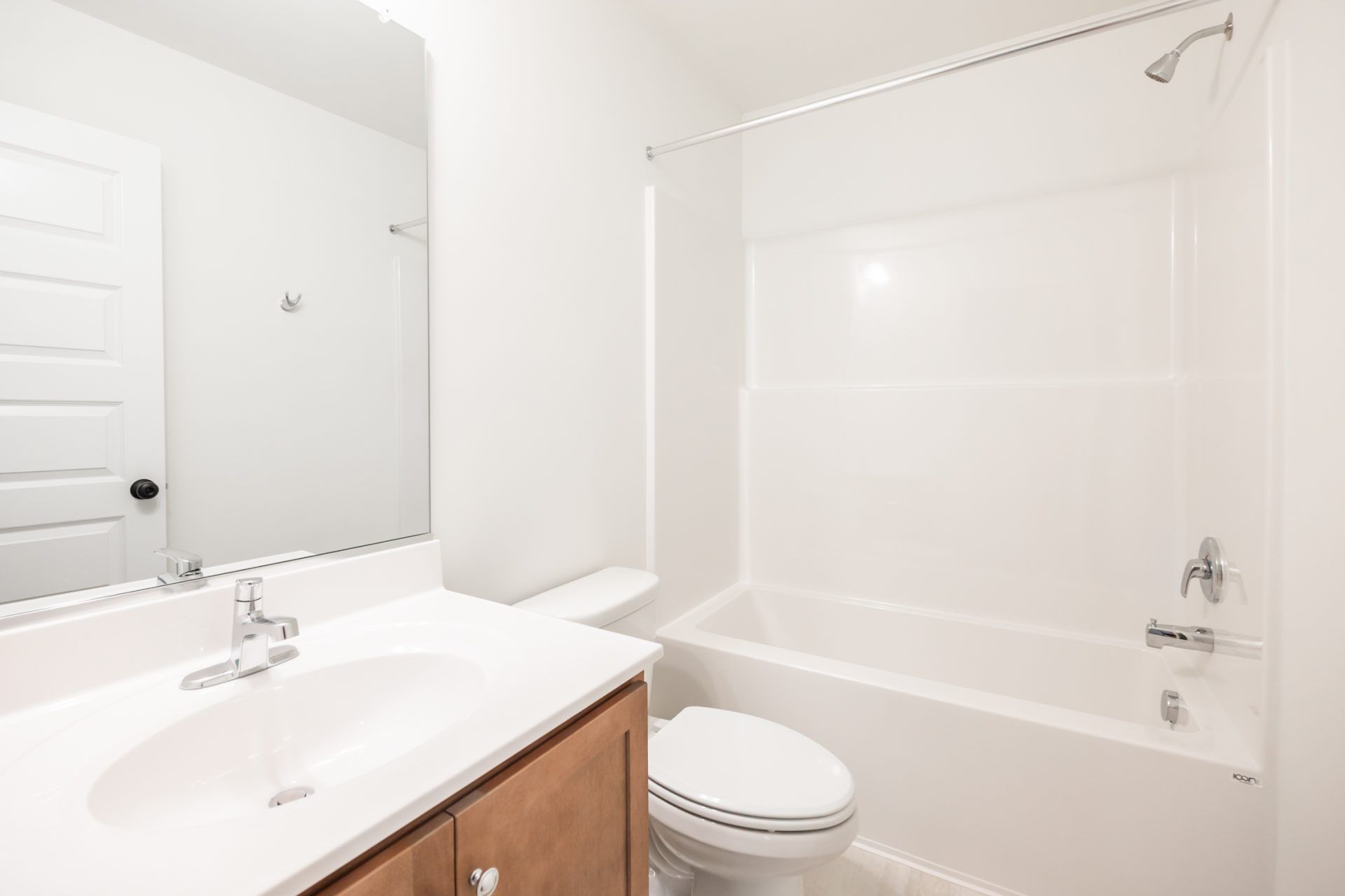 036 HHHunt Homes Corbin 3rd Floor Full Bath