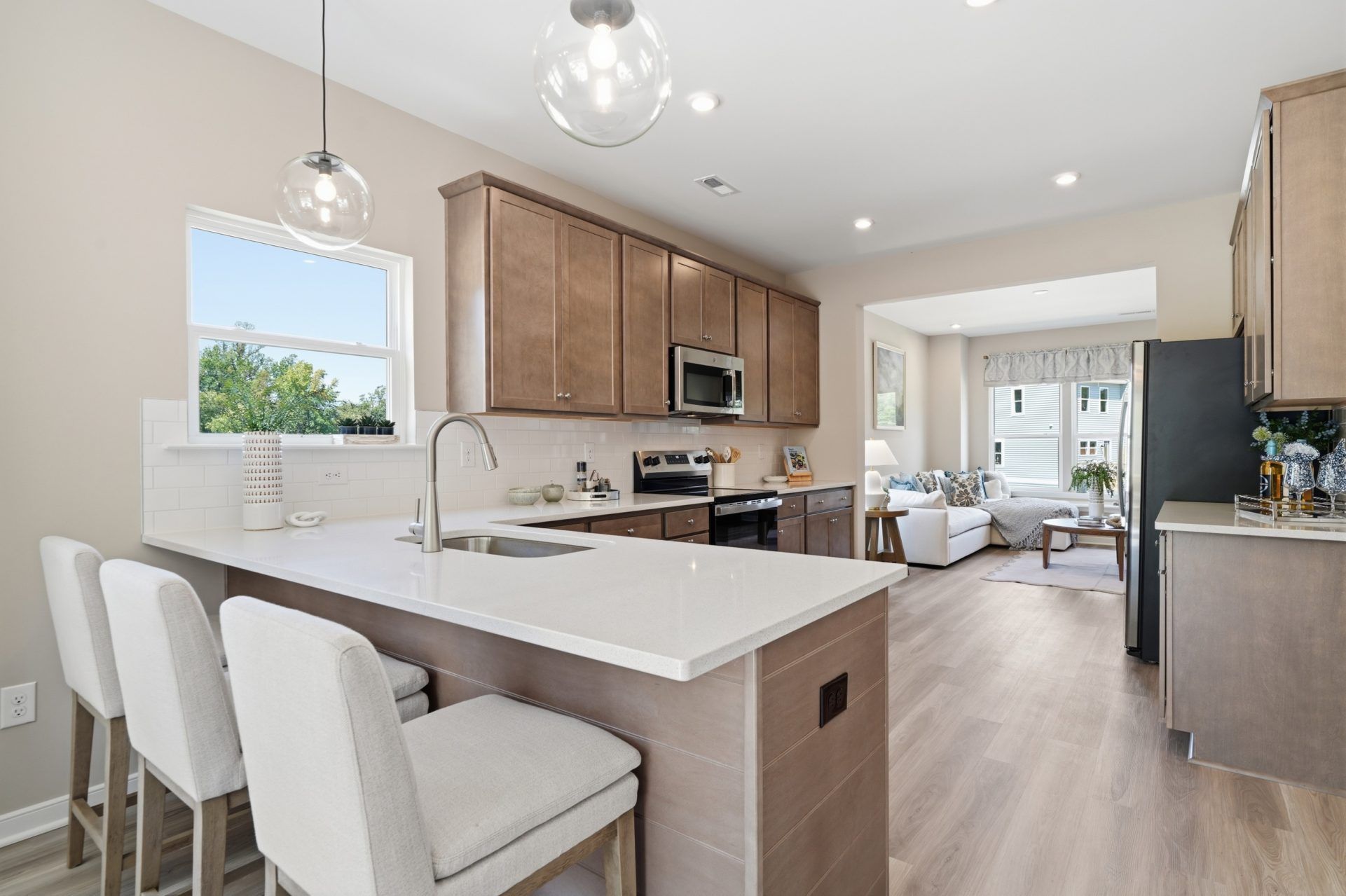 007 HHHunt Homes Harper Kitchen and Island