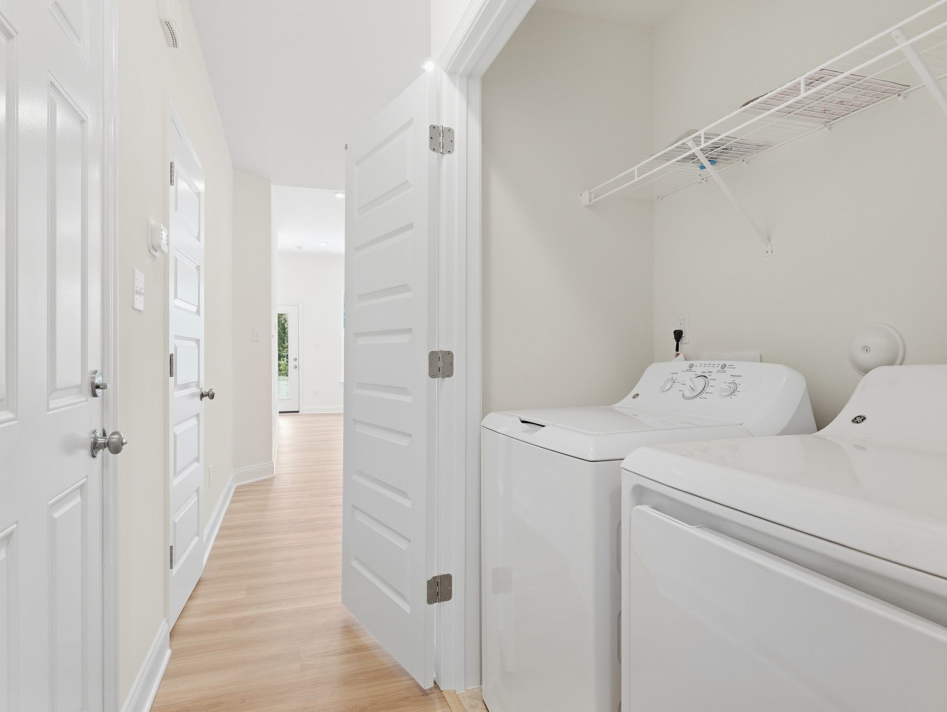 012-HHHuntHomes-Belmont-Laundry-Closet