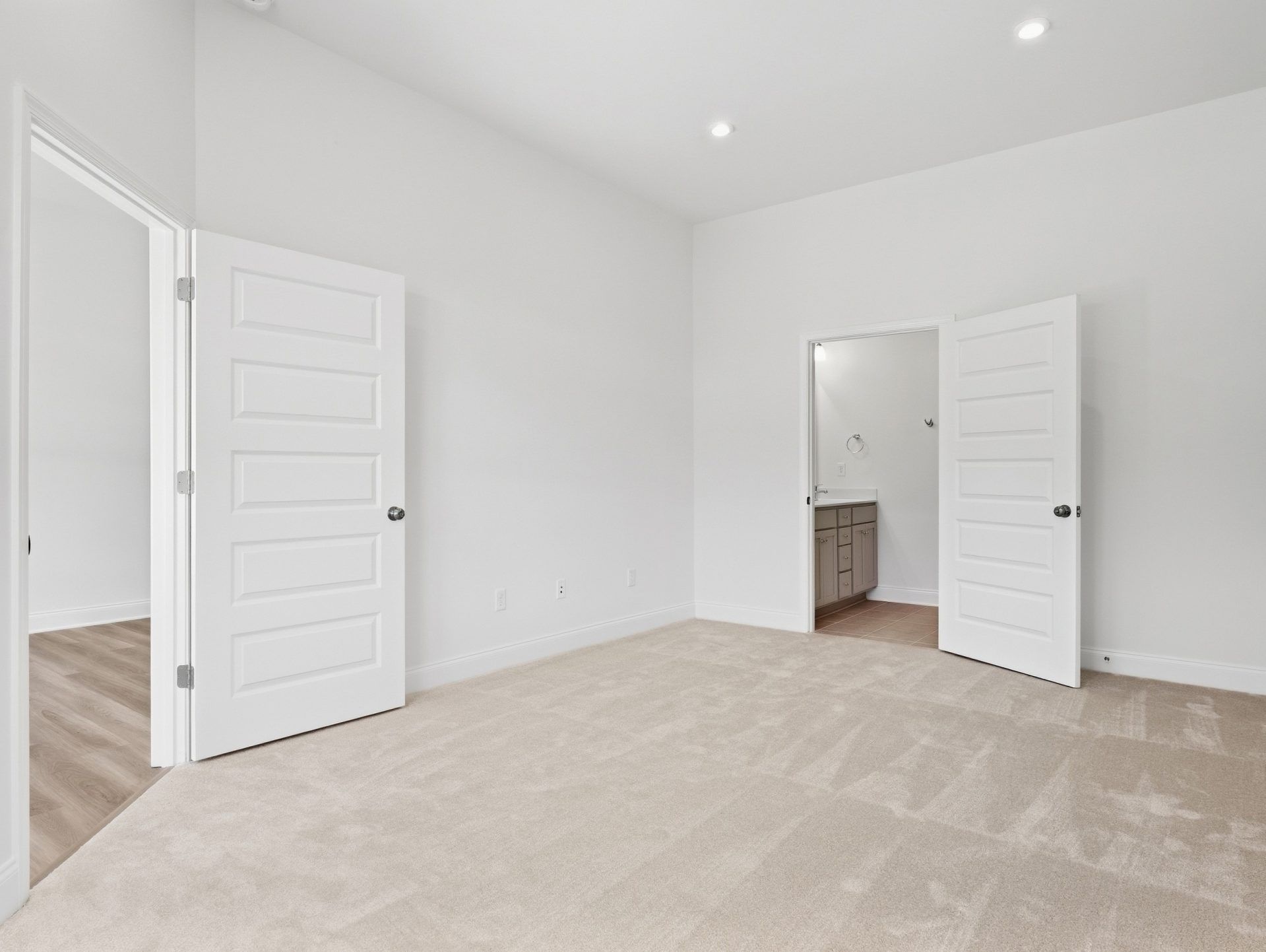 014-HHHuntHomes-Belmont-Primary-Bedroom