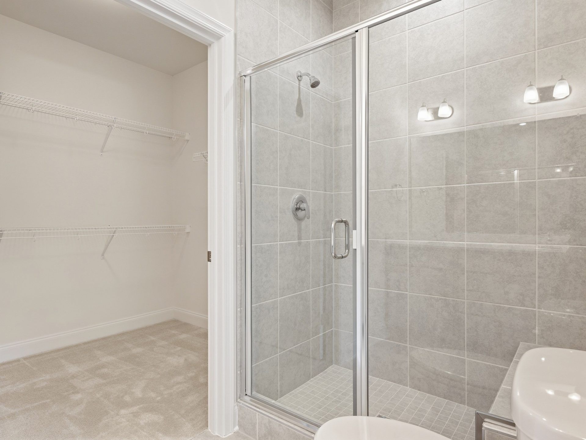 017-HHHuntHomes-Belmont-Primary-Bathroom