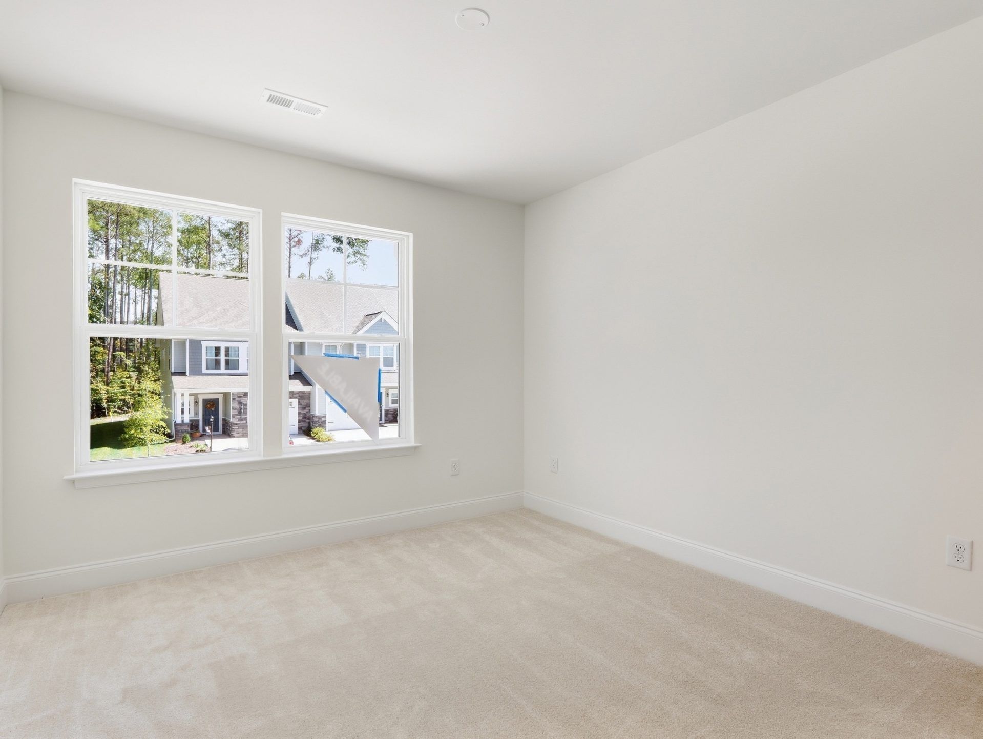 025-HHHuntHomes-Belmont-Second-Bedroom
