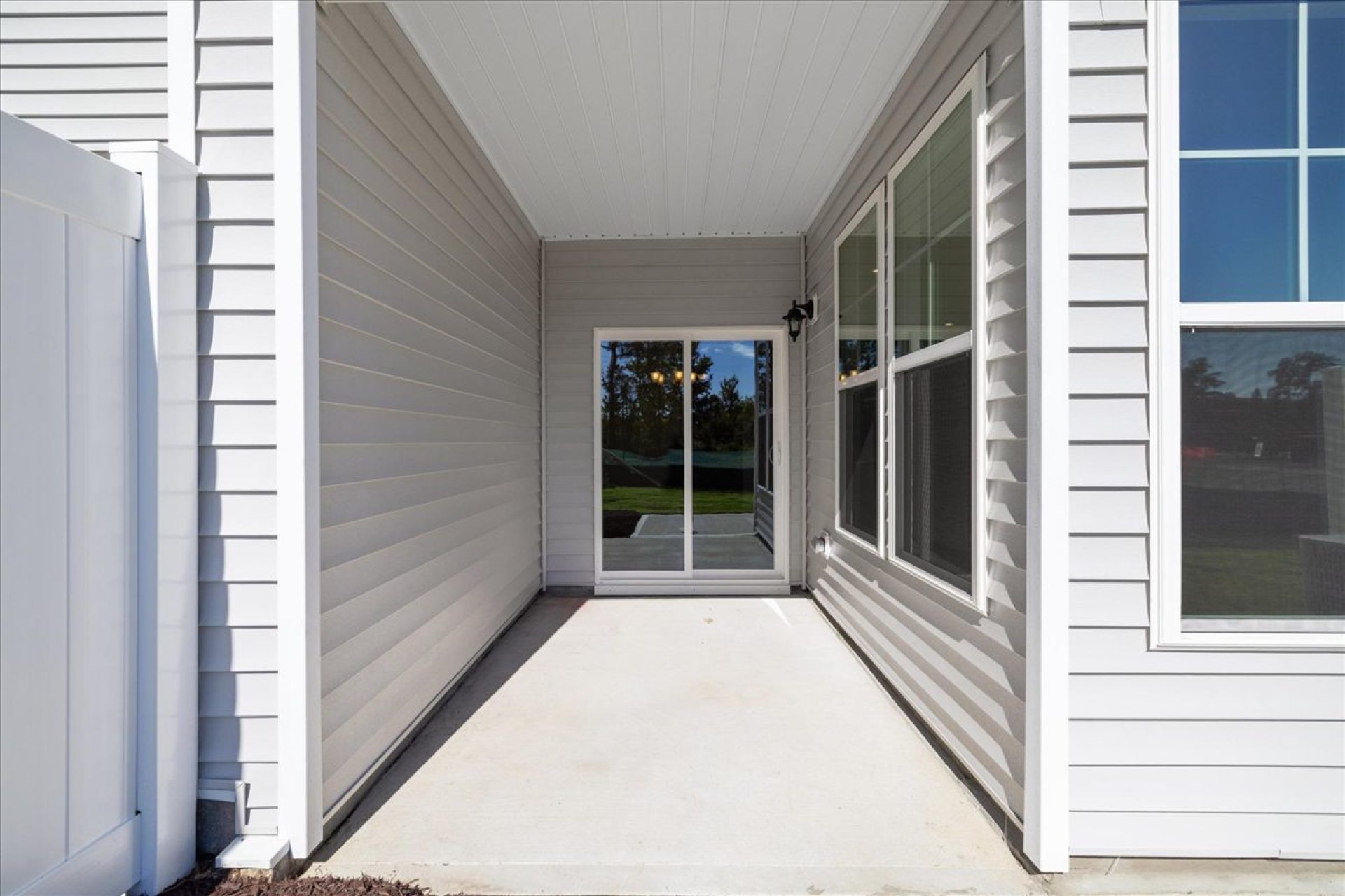 51-HHHunt Homes-Interior Layout-Lot 22-Whitfield-Covered Porch View 2