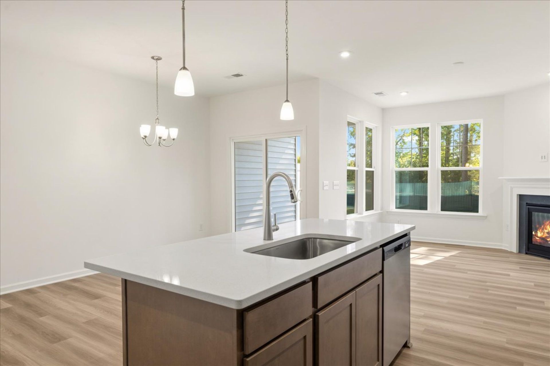 10-HHHunt Homes-Lot 19 Whitfield-Kitchen Island