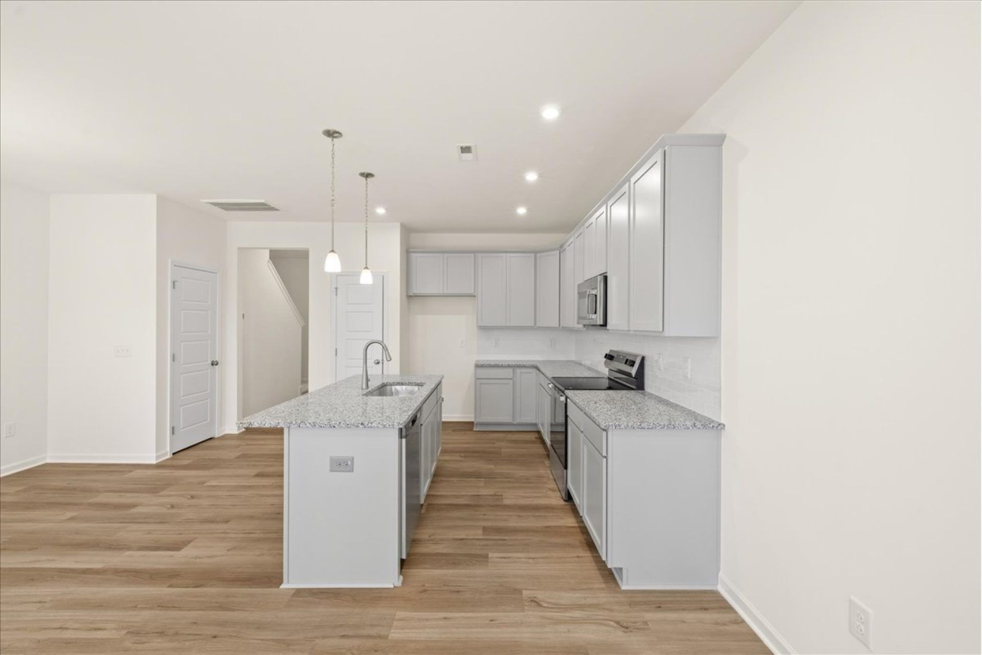 14-HHHunt Homes-Lot 20-Whitfield-Kitchen Side View