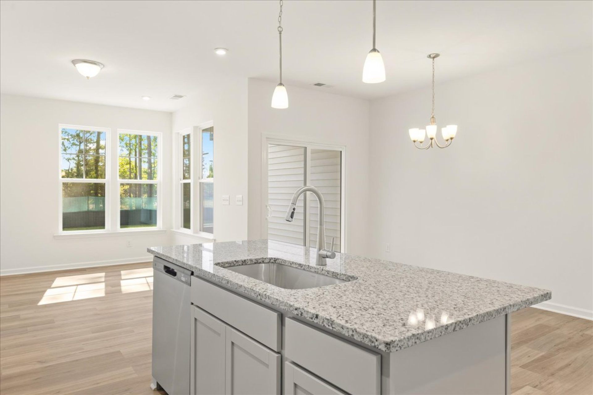 15-HHHunt Homes-Lot 20-Whitfield-Kitchen Island Dining View-Gray Cabinets