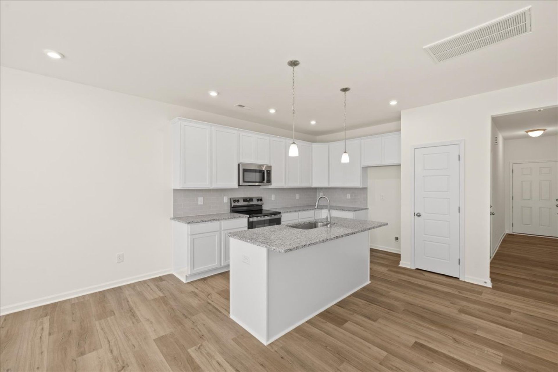 19-HHHunt Homes-Lot 21-Whitfield-Kitchen Side View