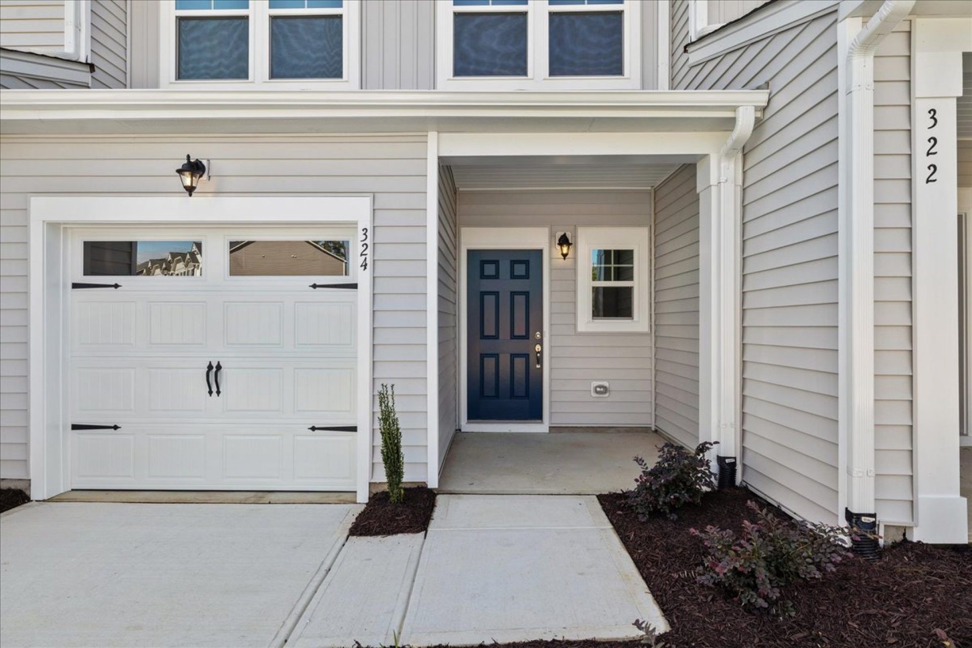 24-HHHunt Homes-Lot 22-Whitfield- Exterior Entryway