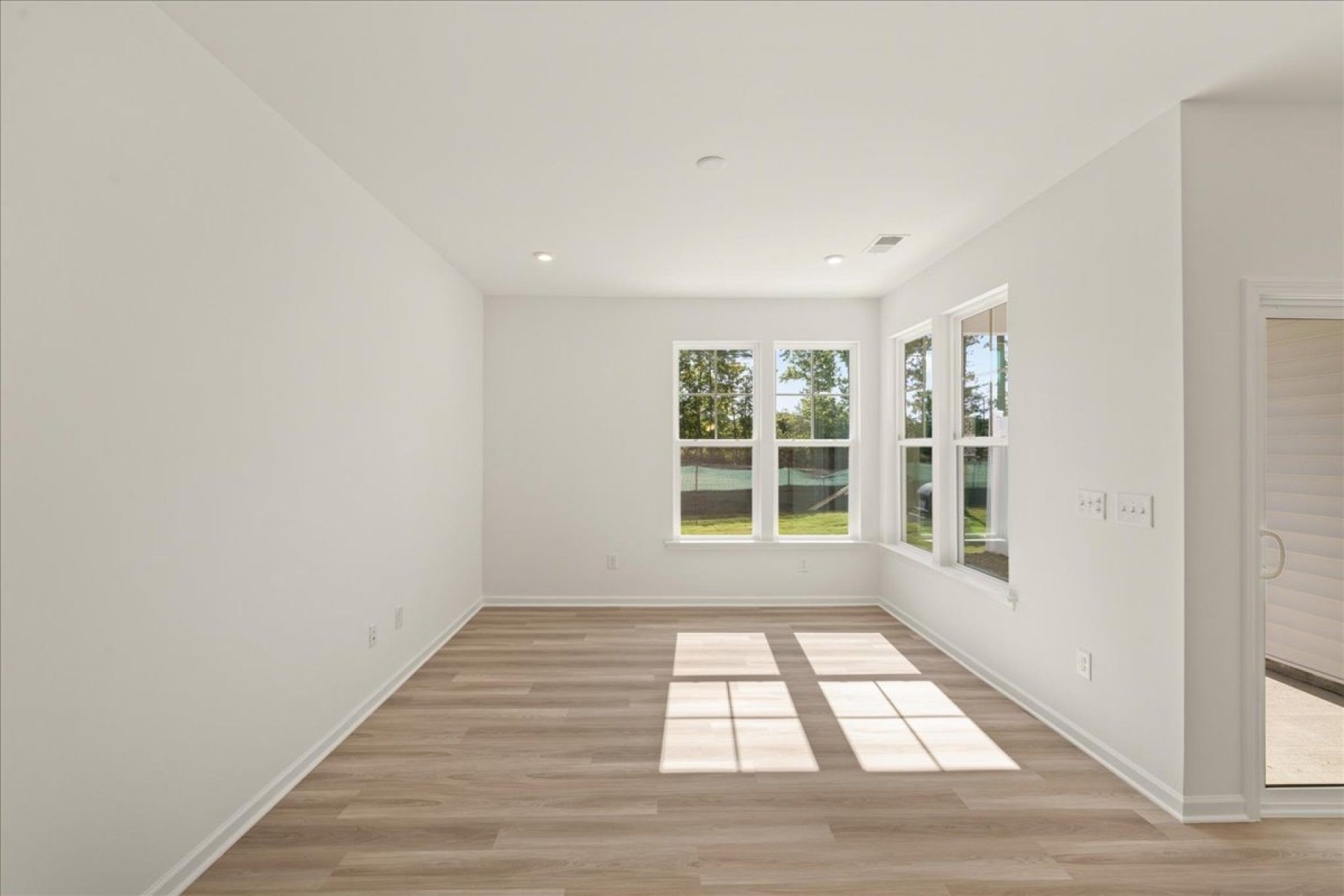 33-HHHunt Homes-Interior Layout-Lot 22-Whitfield-Living Room View
