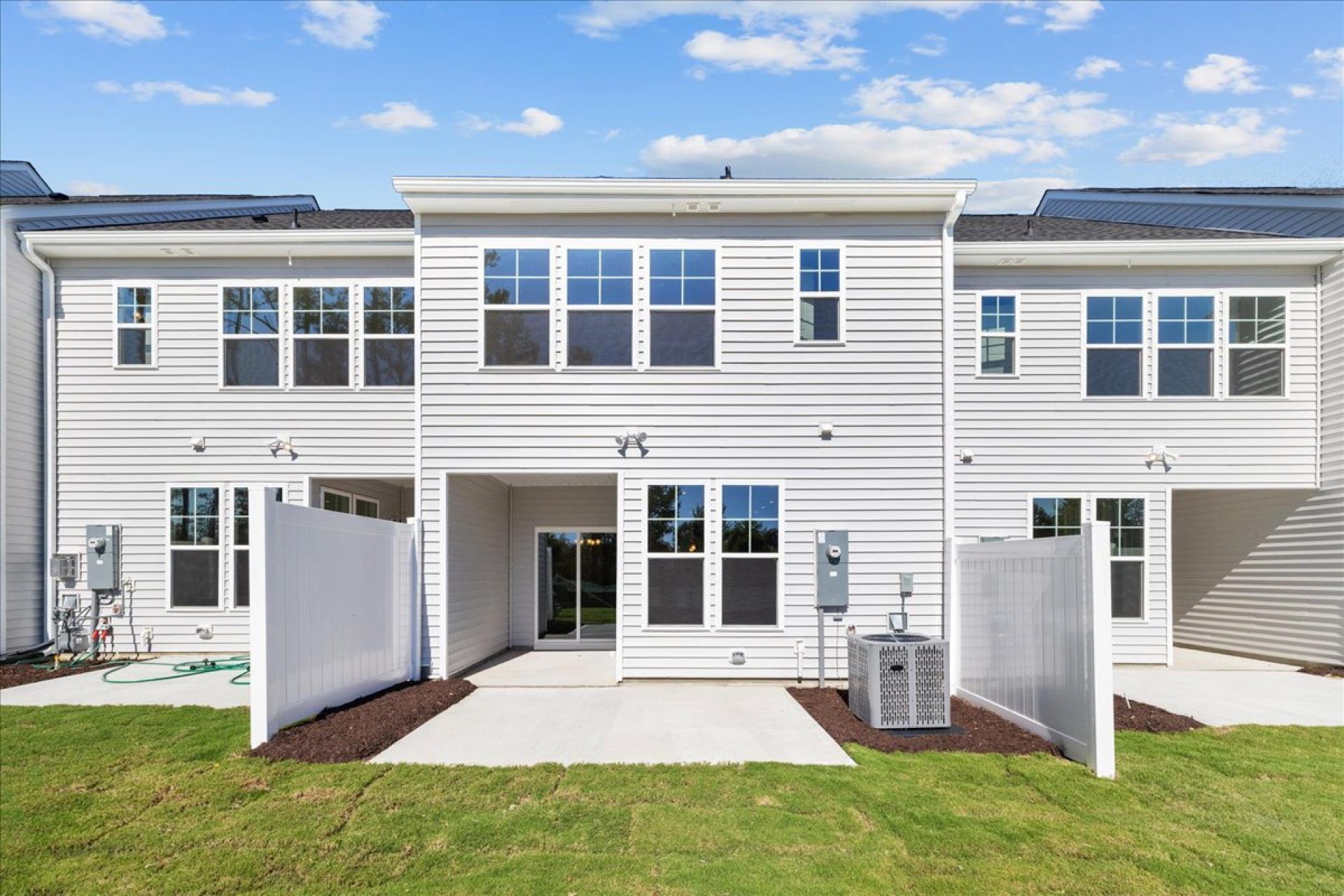 53-HHHunt Homes-Interior Layout-Lot 22- Backyard View-Whitfield
