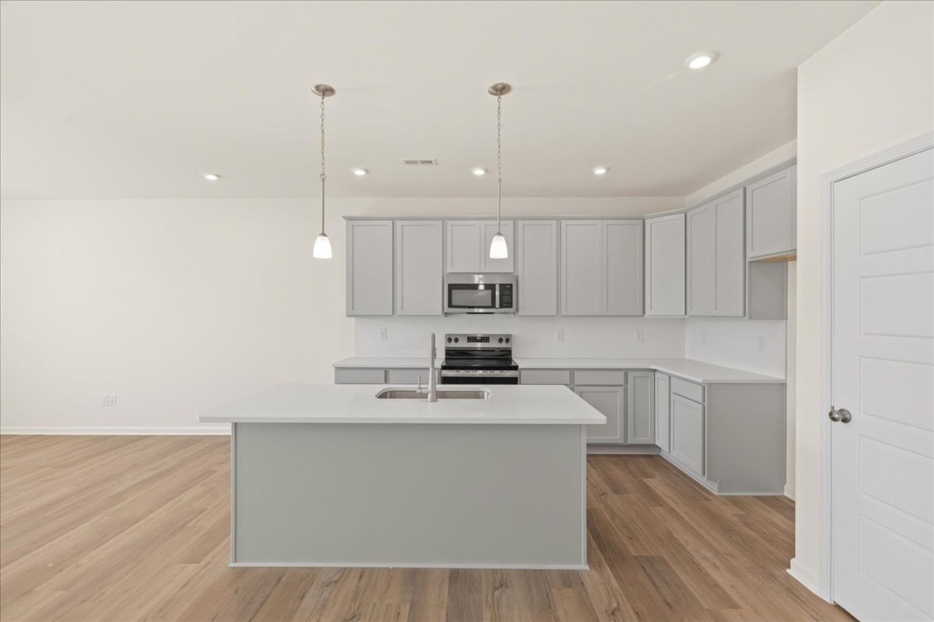 66-HHHunt Homes-Lot 23-Whitfield Kitchen Gray Cabinets