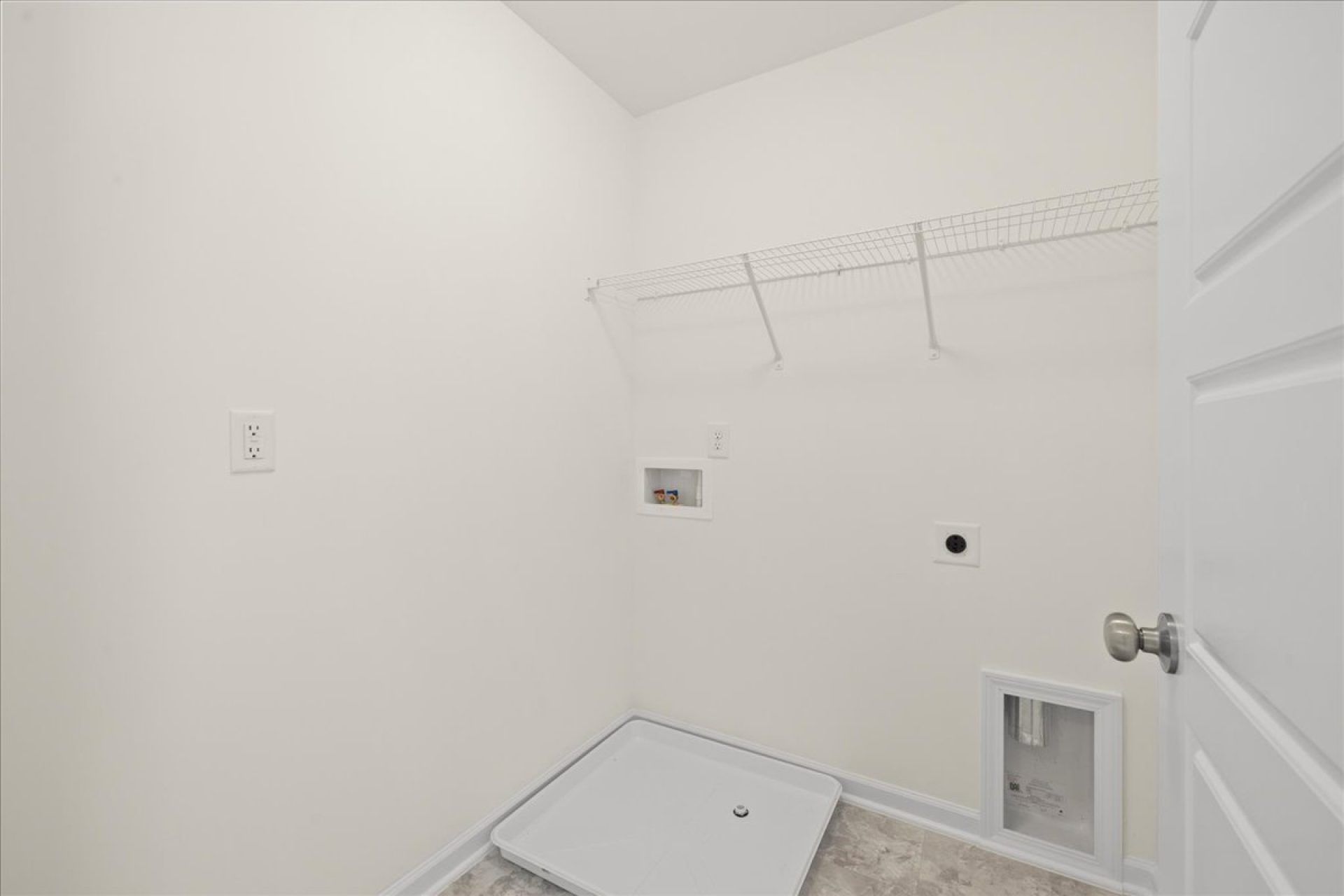 38-HHHunt Homes-Interior Layout-Lot 22-Laundry Room-Whitfield