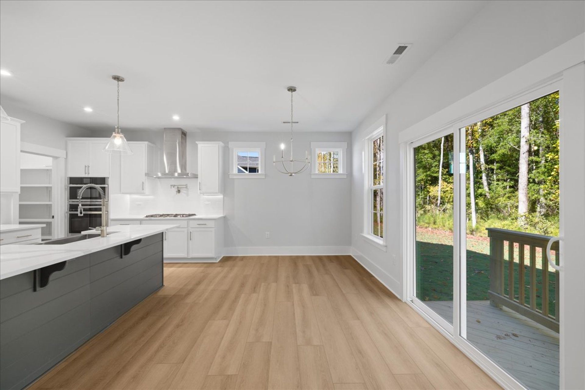 29-370 Glade Dr