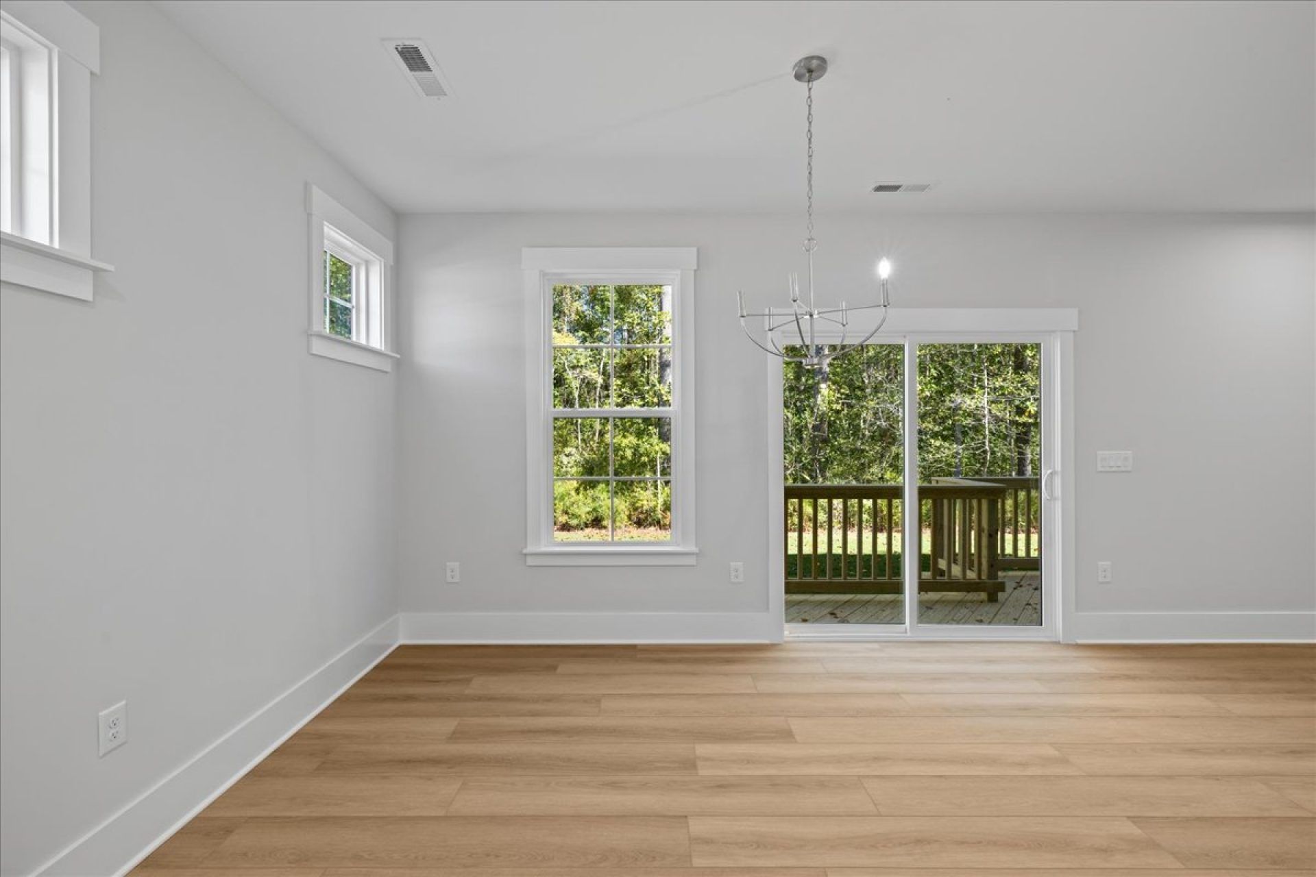 28-370 Glade Dr