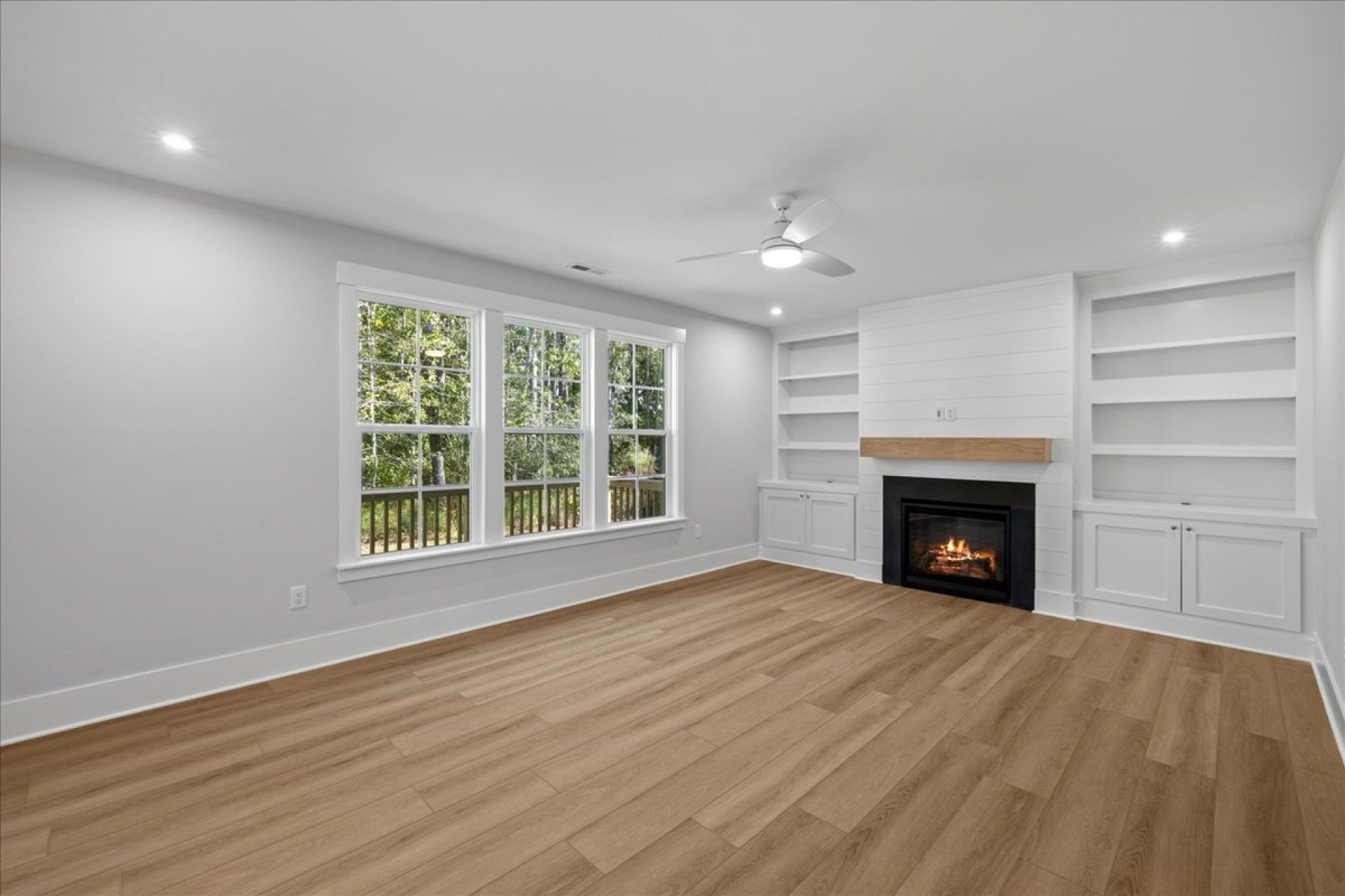 32-370 Glade Dr