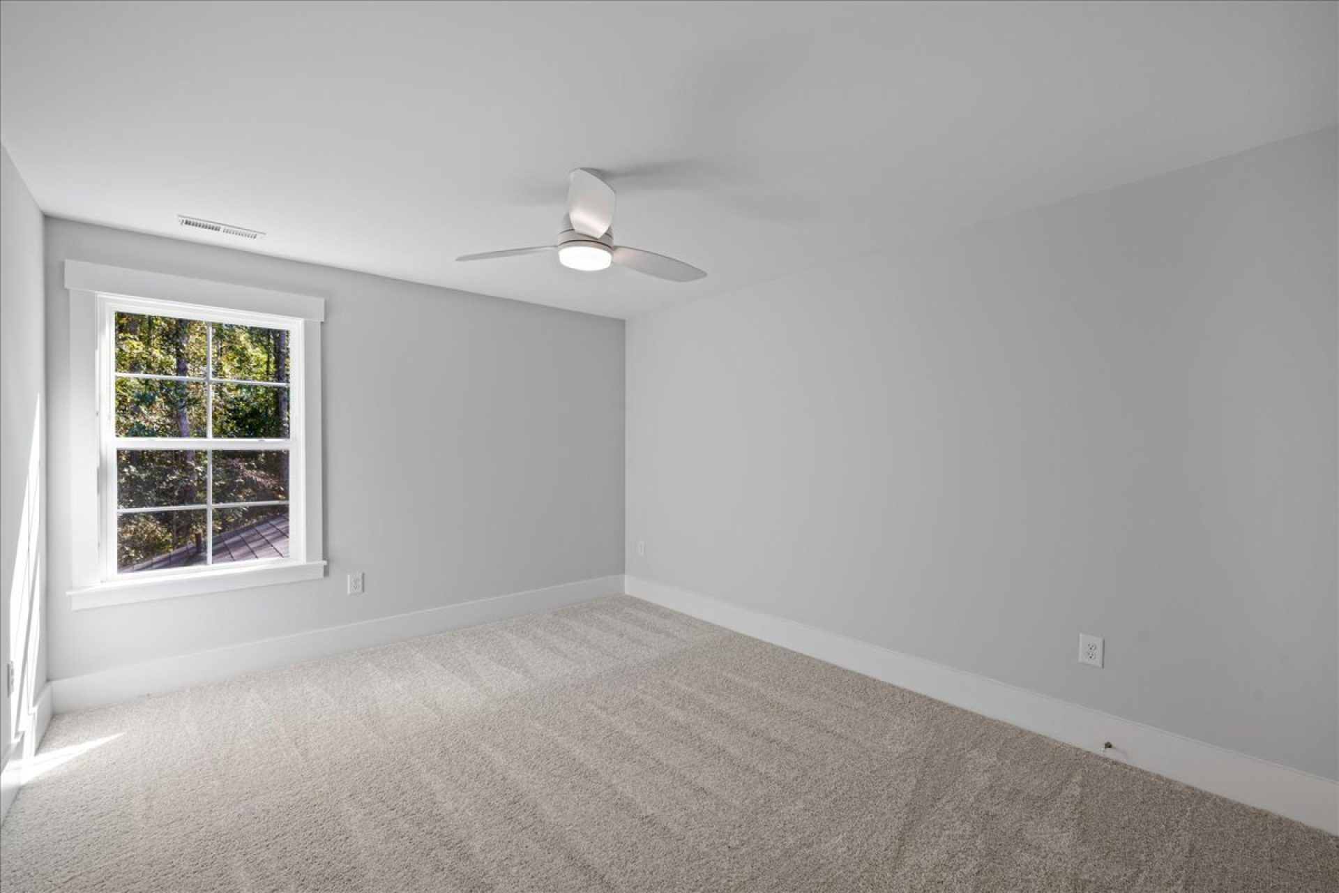41-370 Glade Dr