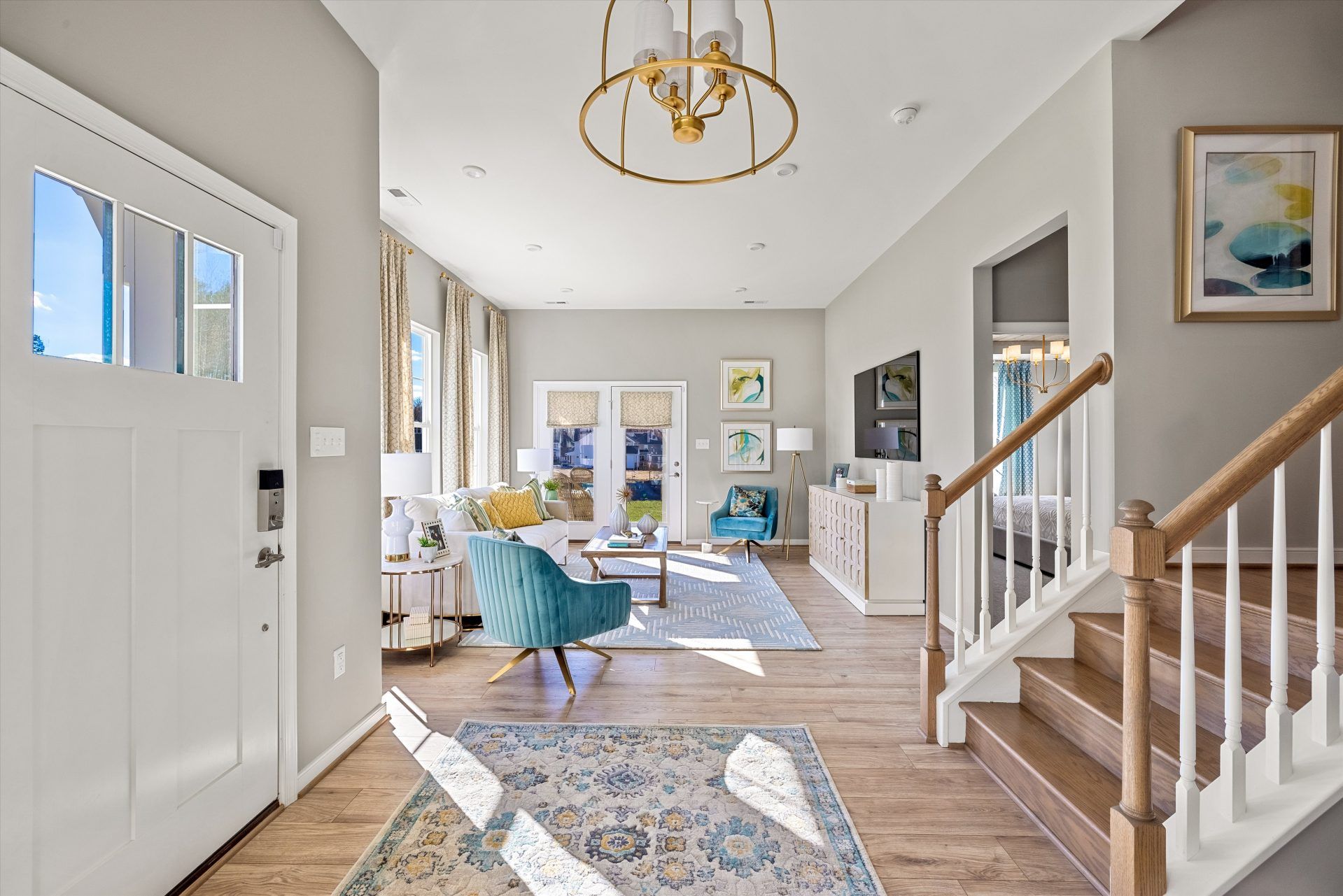 04-Foyer_Family Room