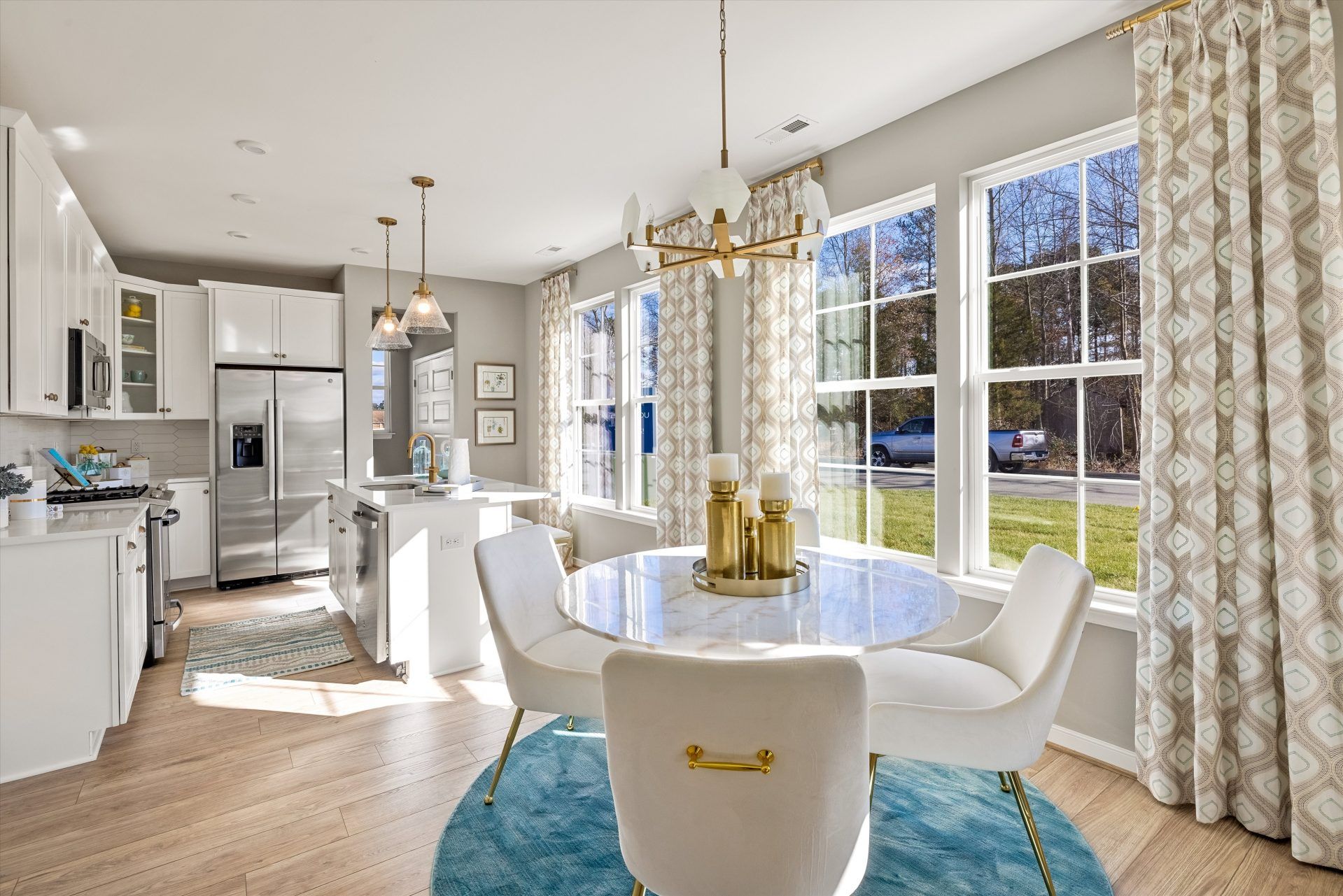 10-Dining Area_Kitchen