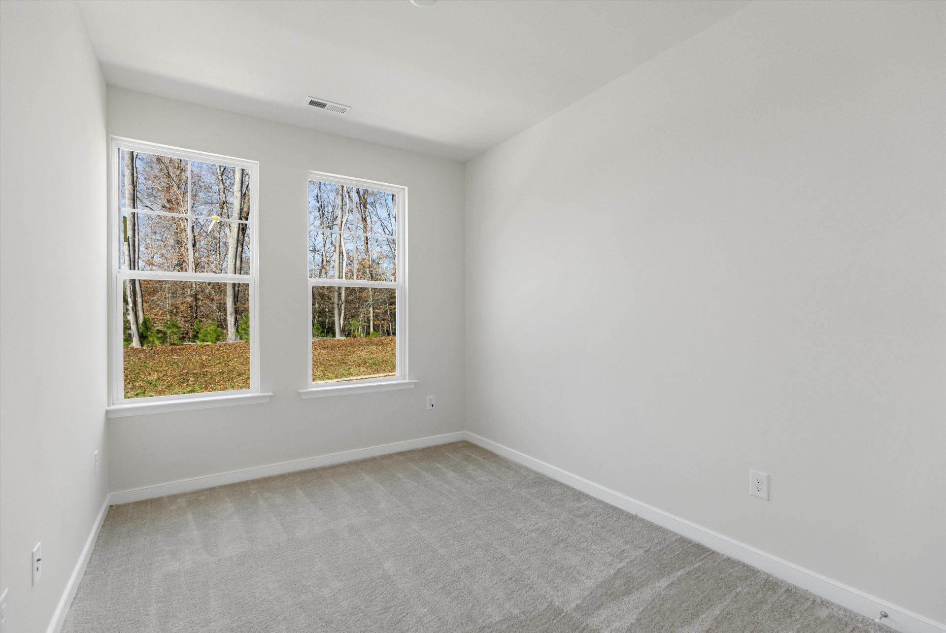 21_Kent_Bedroom 2