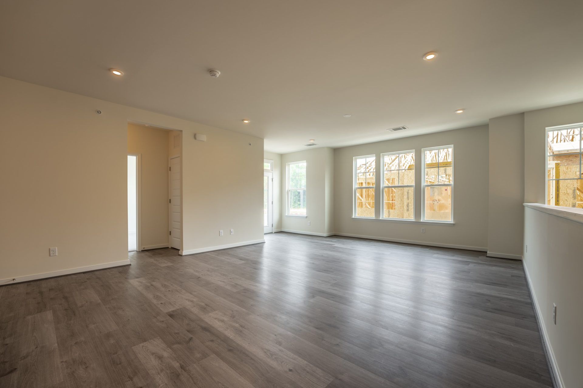 004_Bristol 2_Family Room Dining Area