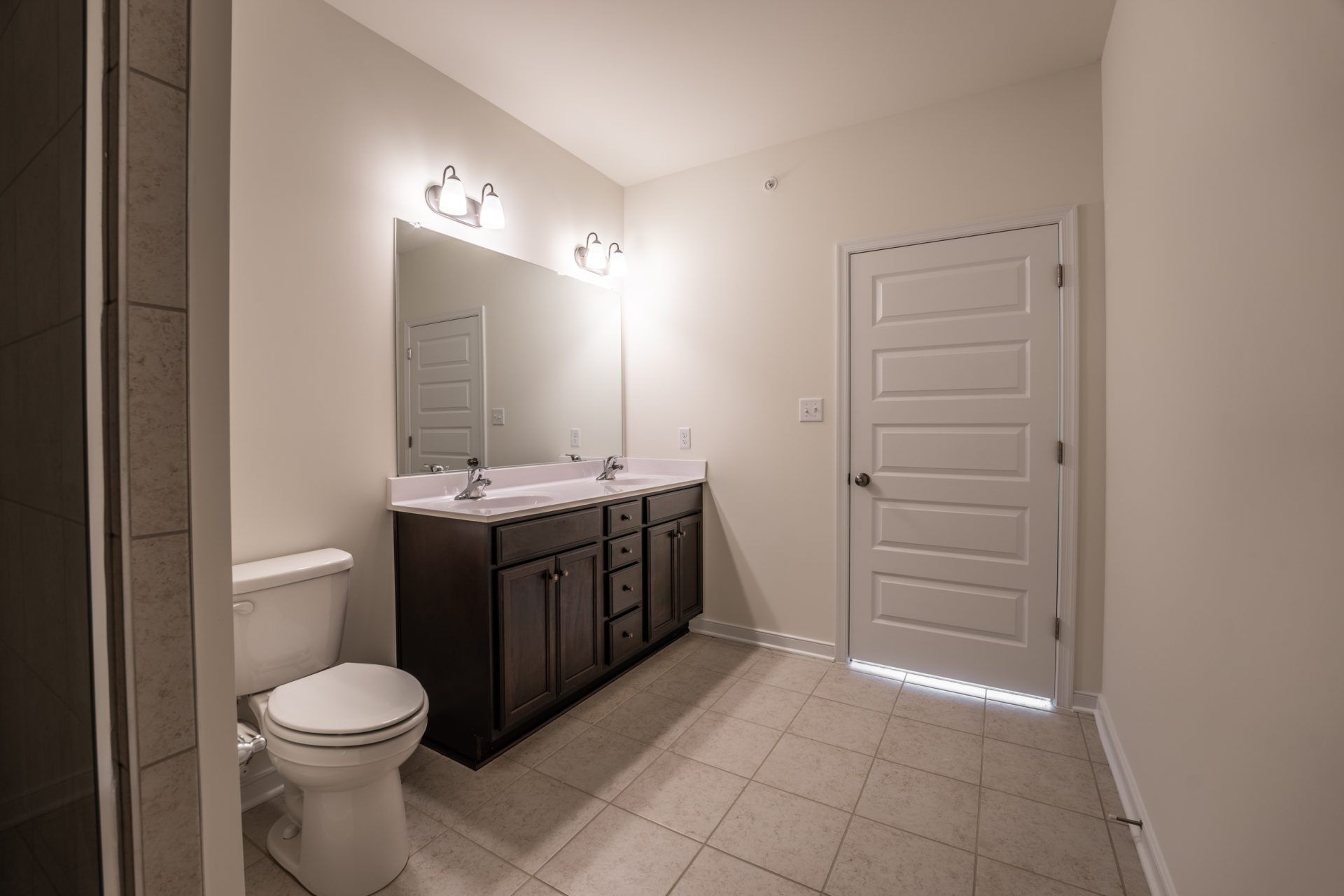 020_Bristol 2_Hall Bath