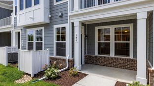 Hayes 1 - The Pointe at Twin Hickory: Glen Allen, Virginia - HHHunt Homes