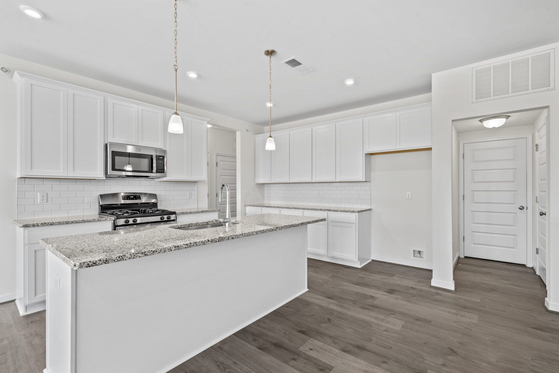 21 Kitchen