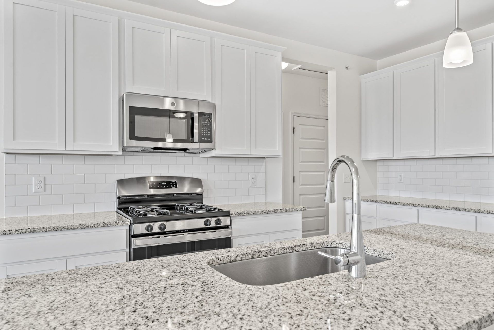 22 Kitchen