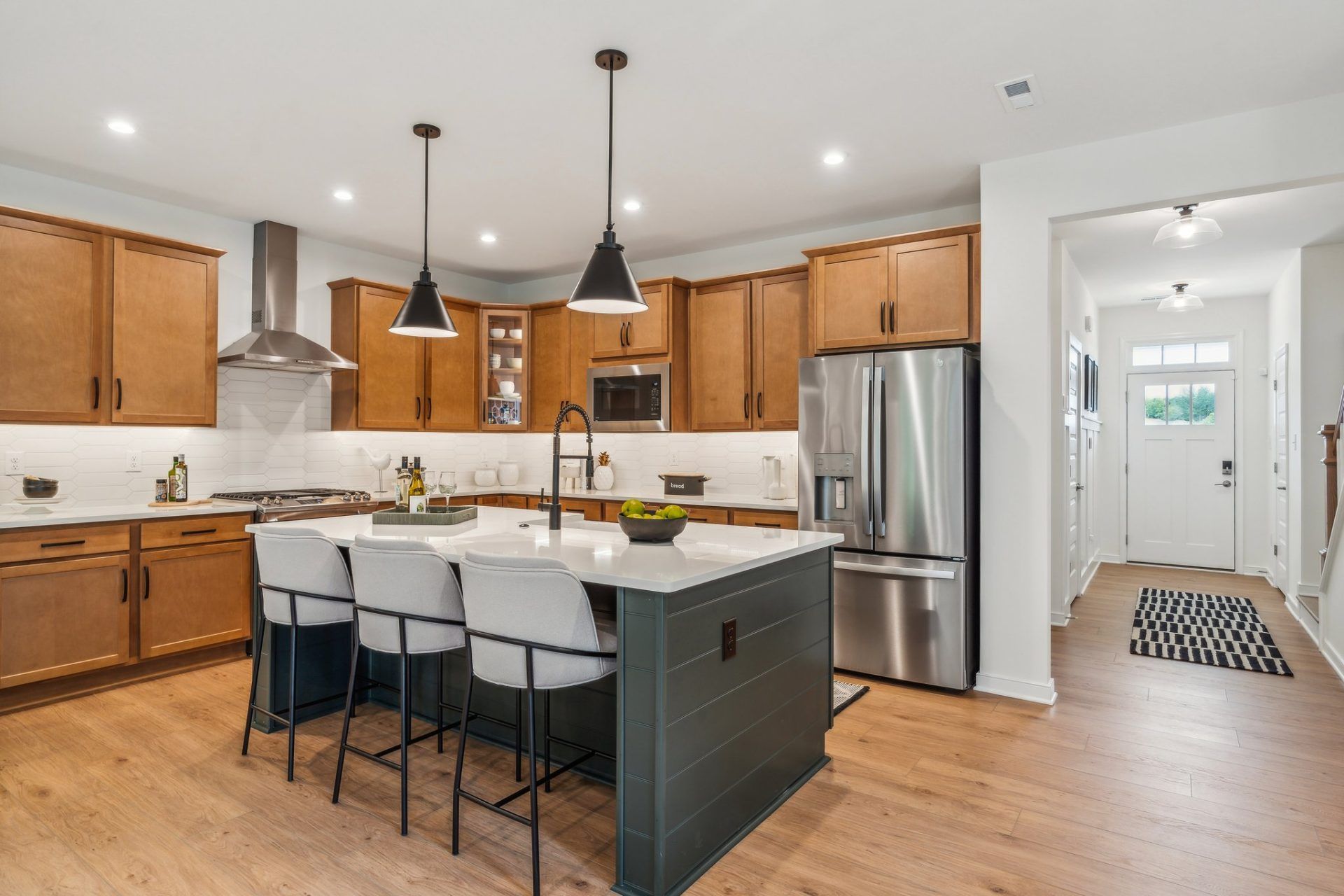 02 Entry and Kitchen