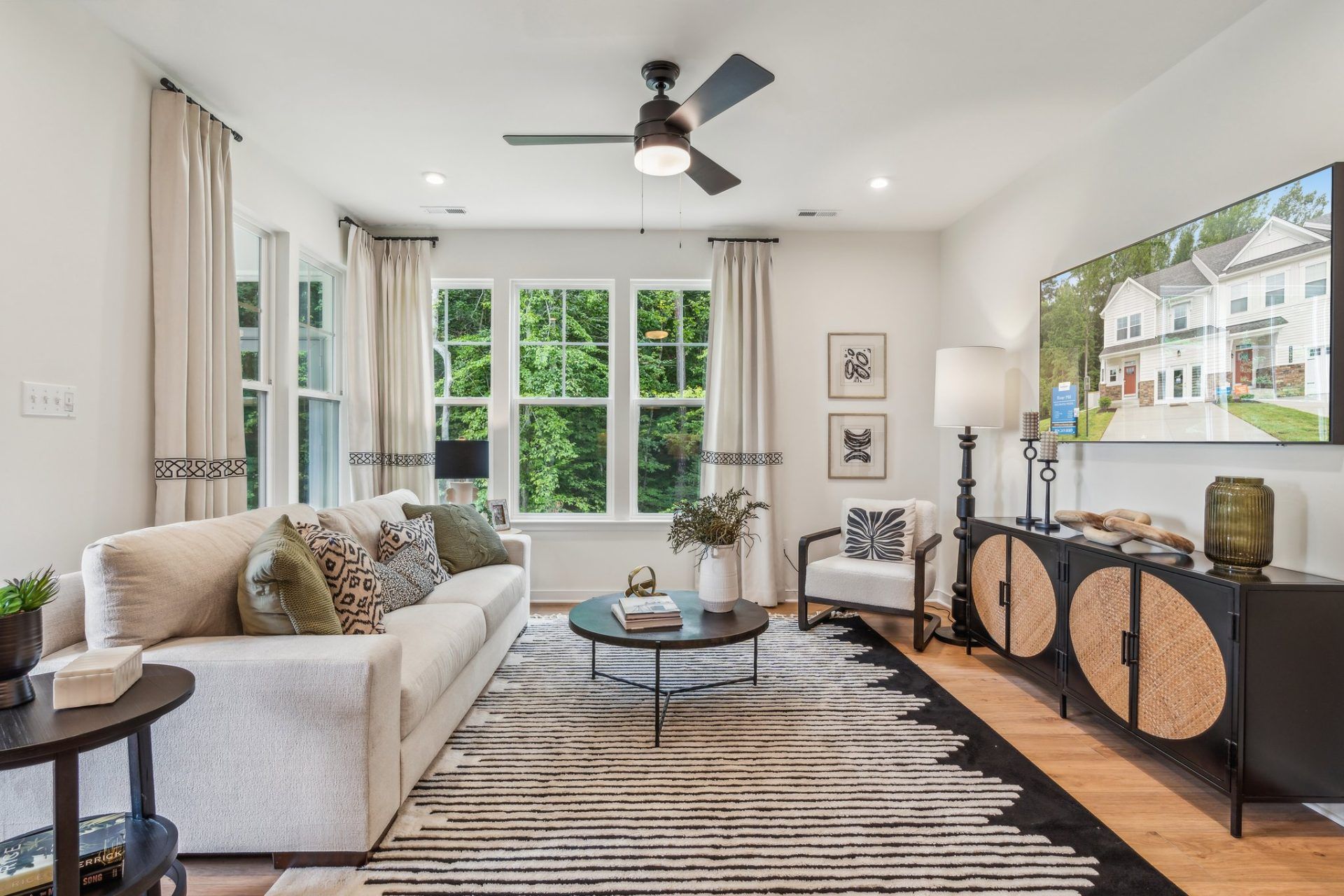 07 Family Room