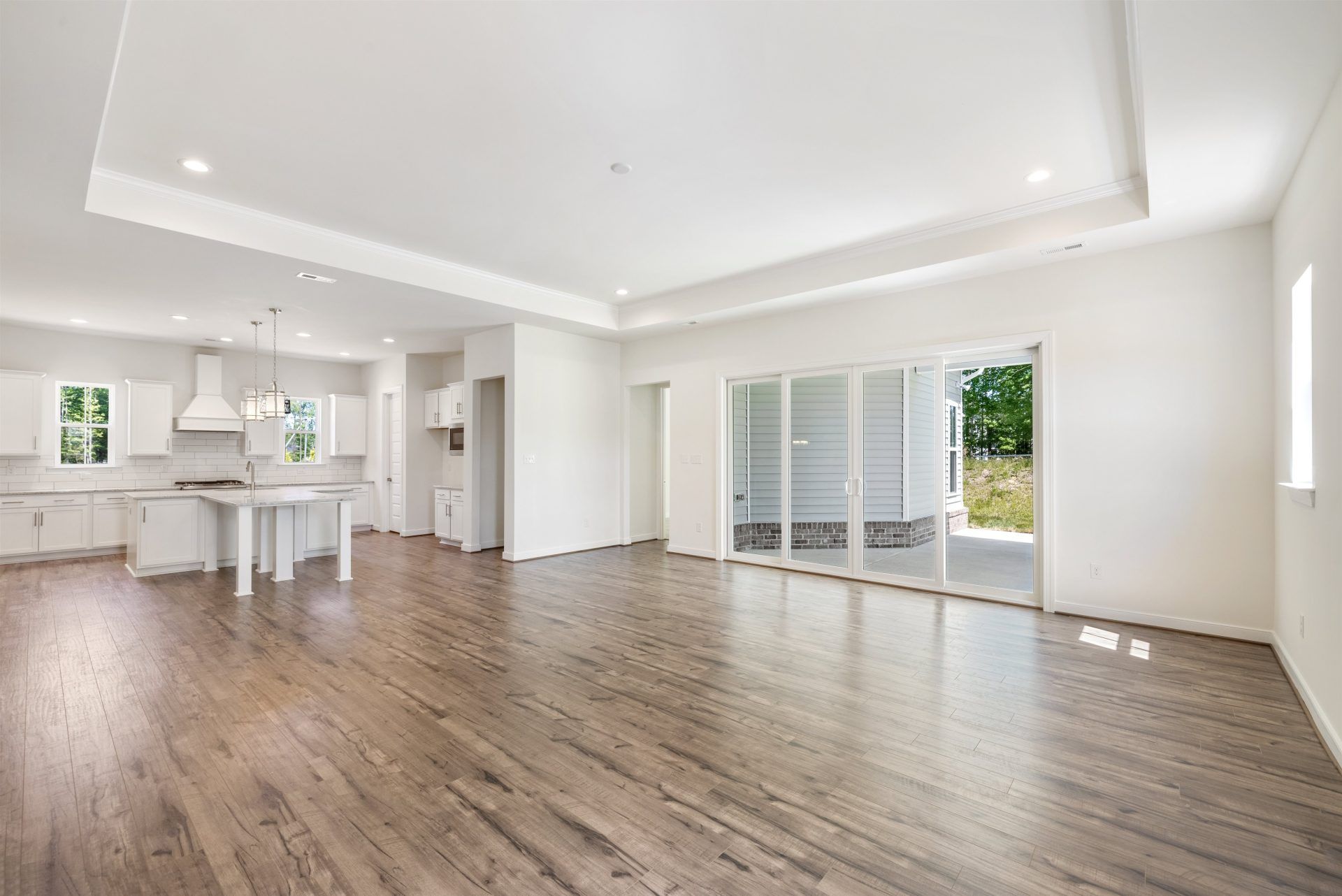 15-Family Room_Kitchen