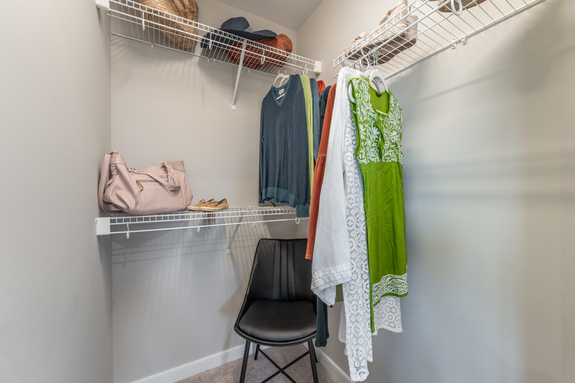 17 Barton Primary Closet HHHunt Homes