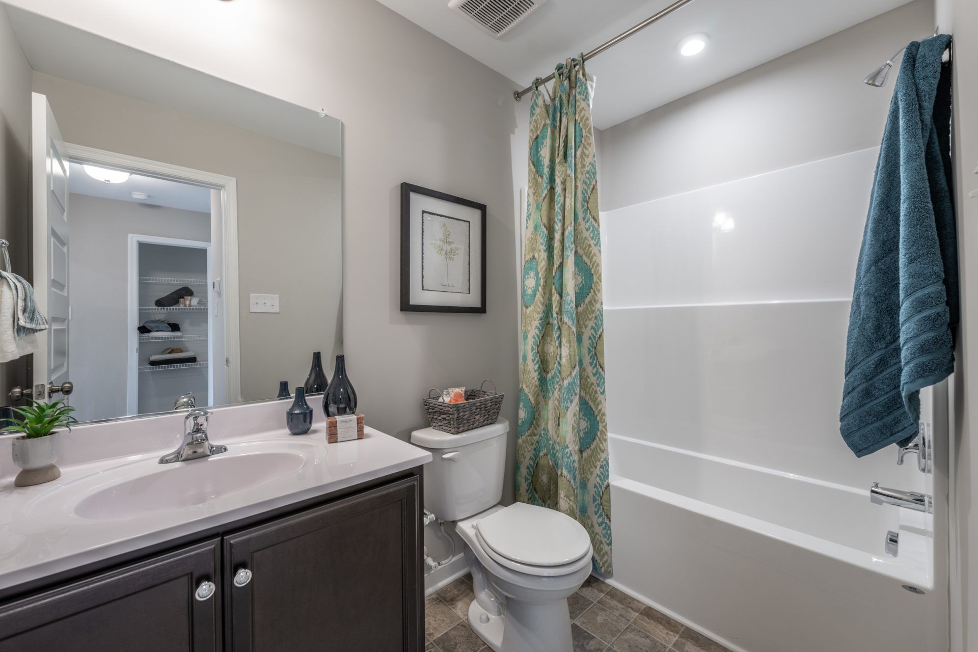 21 Barton Bathroom HHHunt Homes